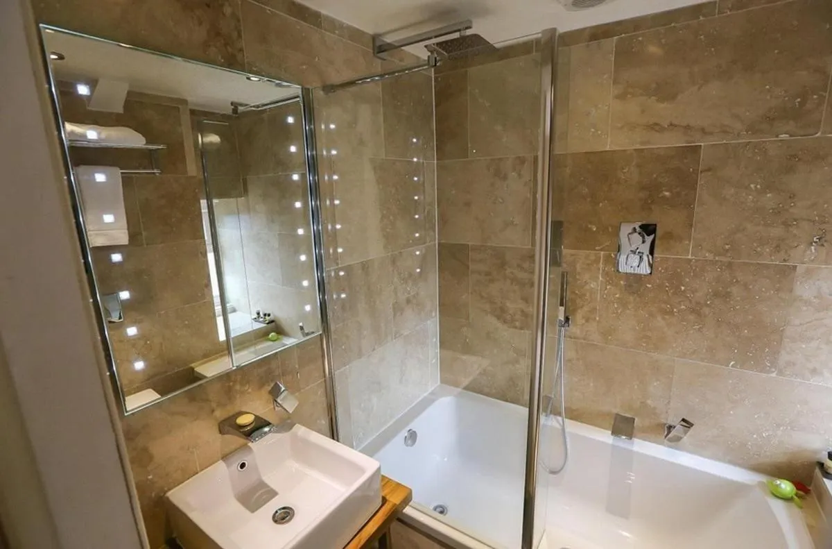 Bathroom in The Cheviot Hotel