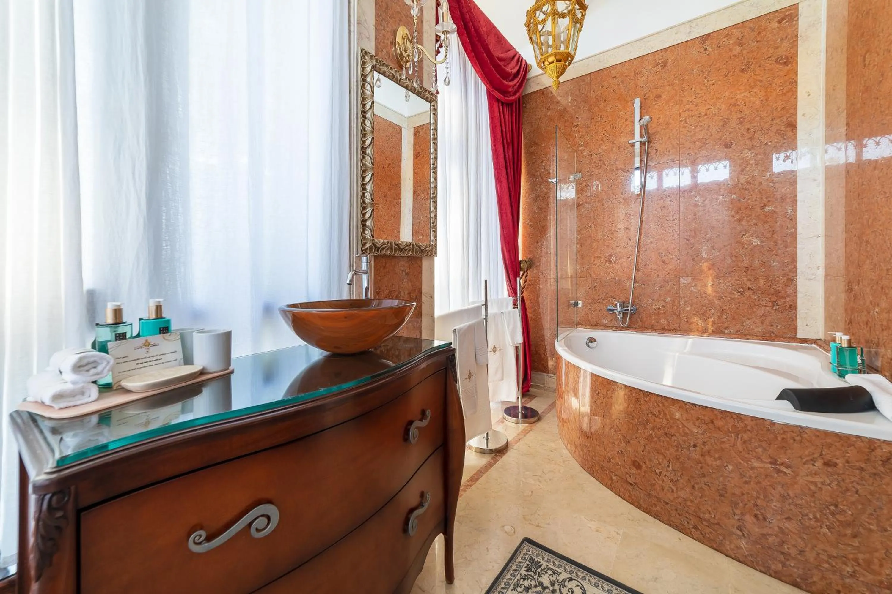 Bathroom in Sintra Marmoris Palace
