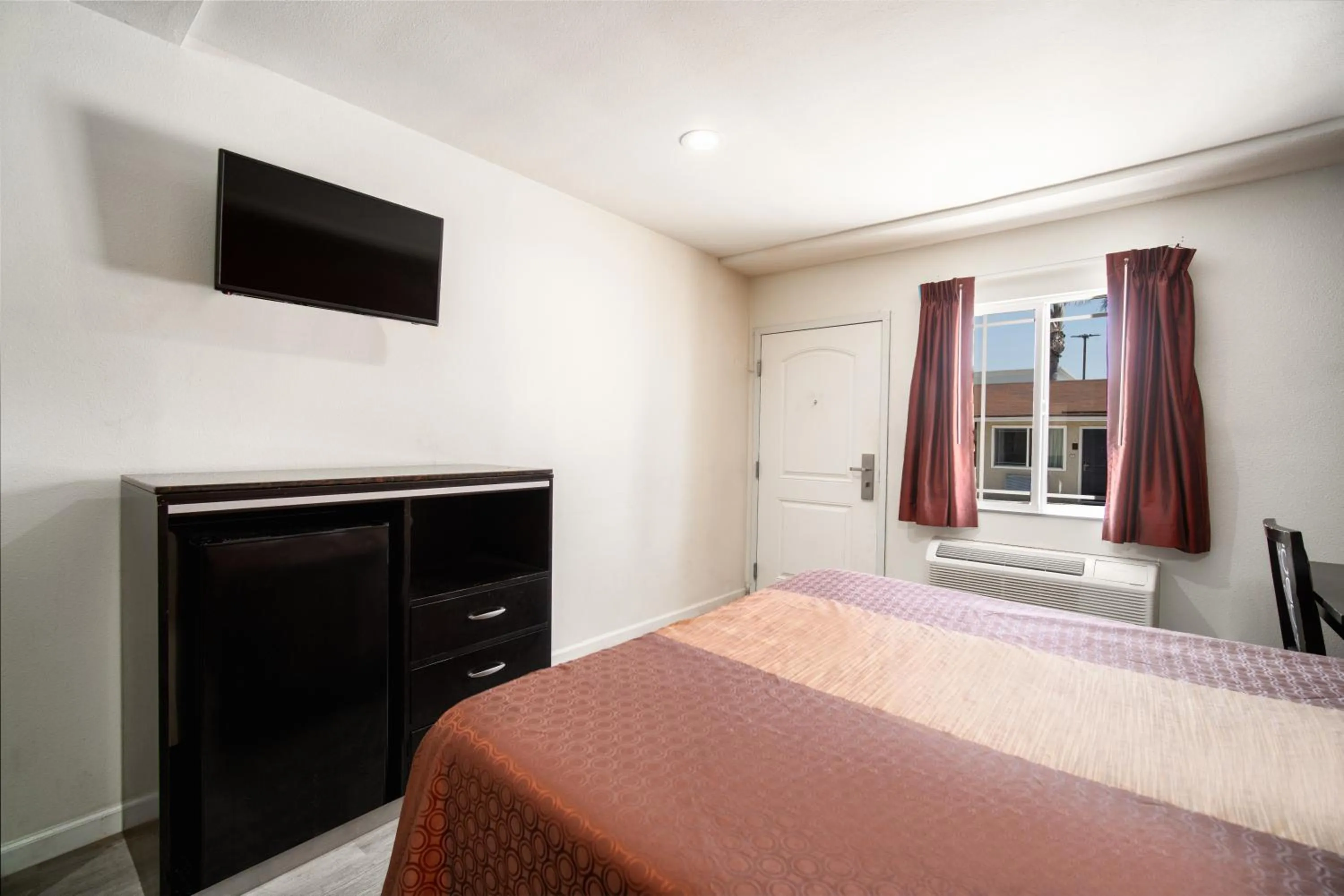 Bed in Bell Manor Motel