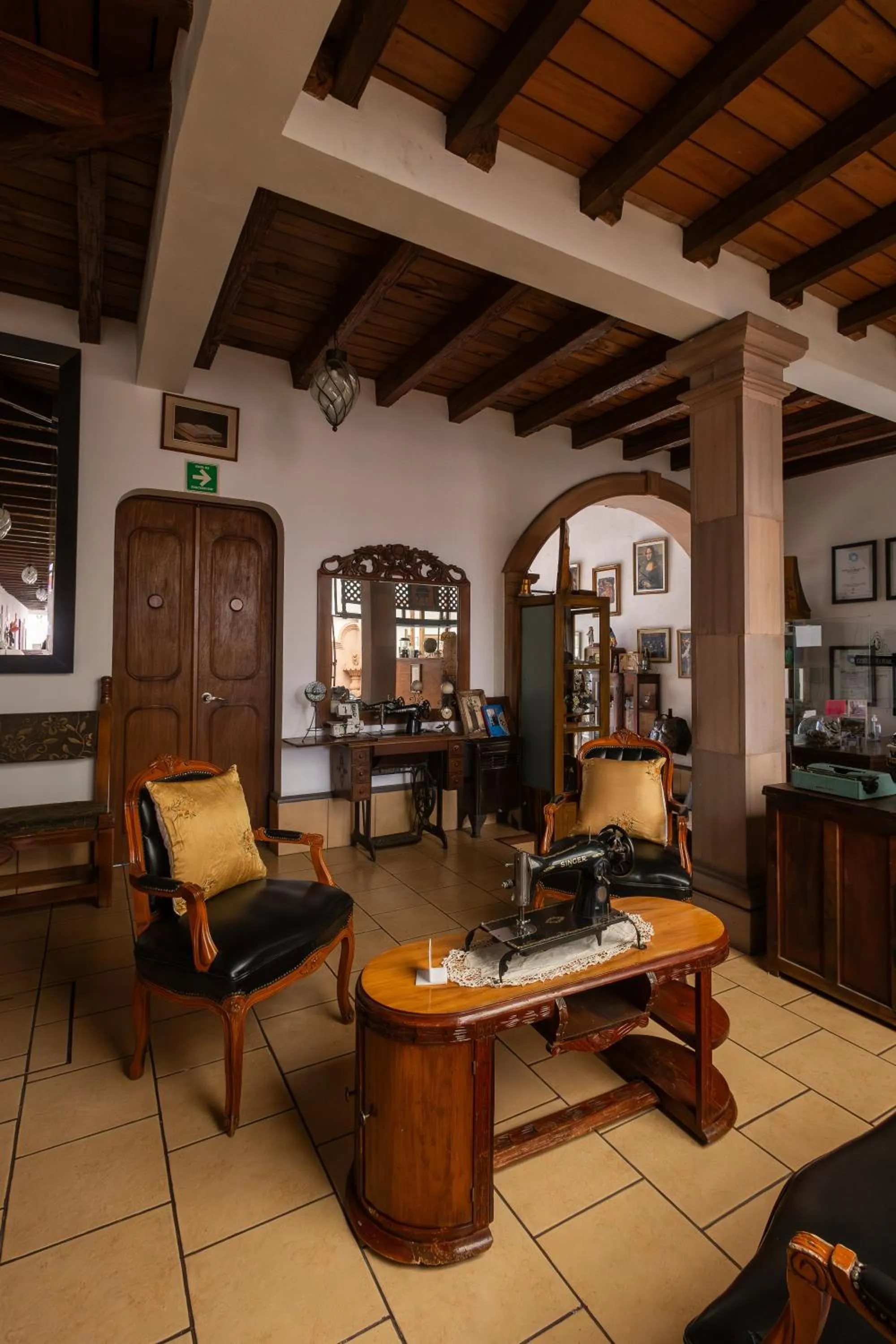 Property building in Hotel-Boutique La Casa De Los Recuerdos