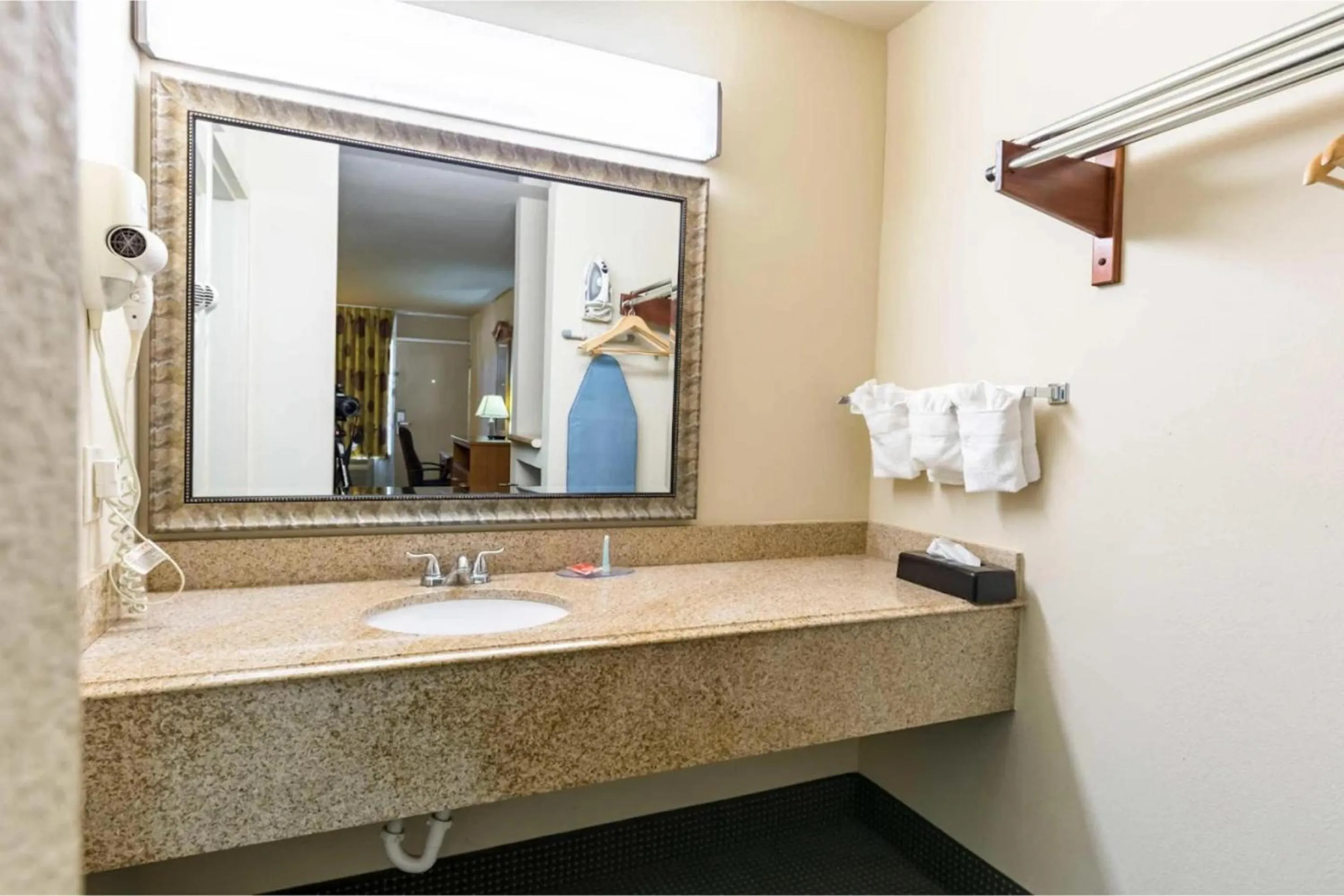 Bathroom in Eco Inn Suites by Hotel O Baytown