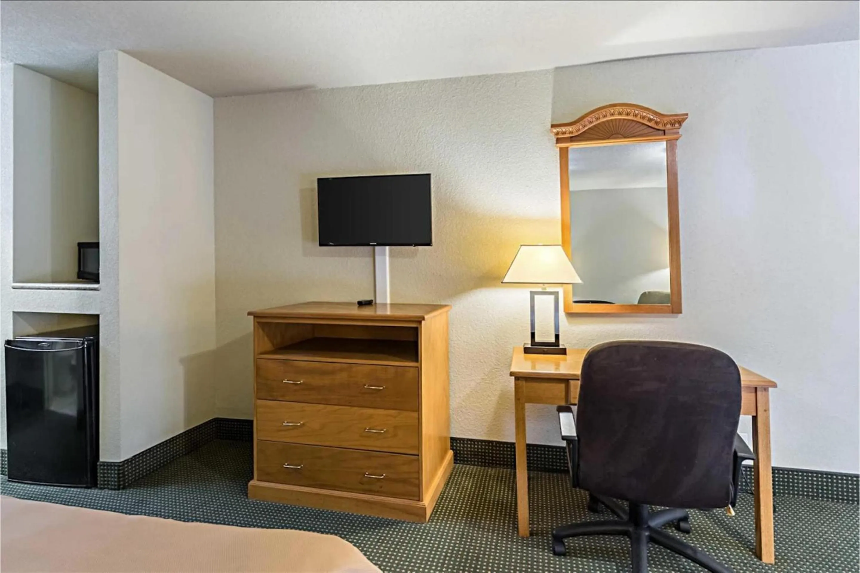 Bedroom in Eco Inn Suites by Hotel O Baytown