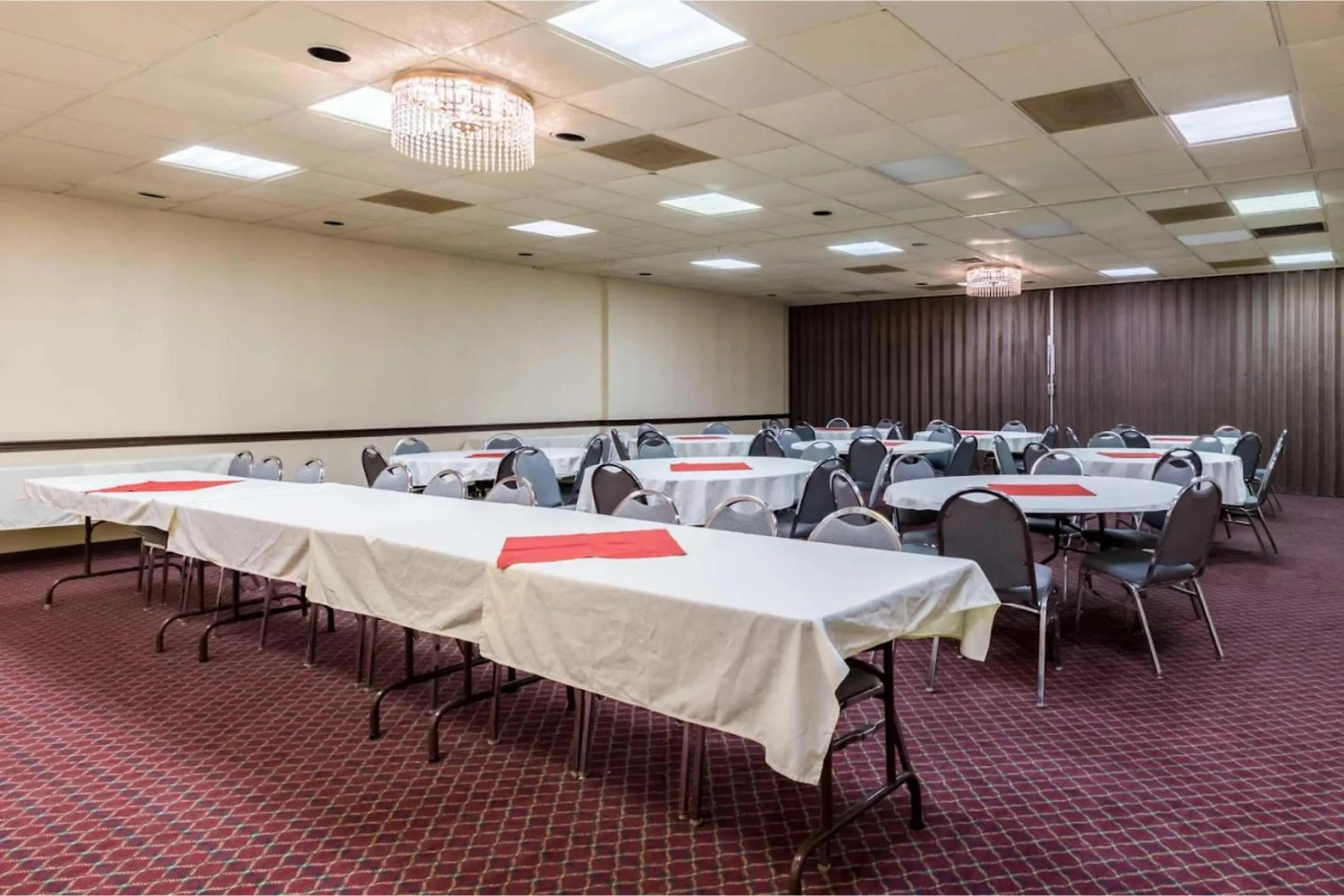 Area and facilities in Eco Inn Suites by Hotel O Baytown