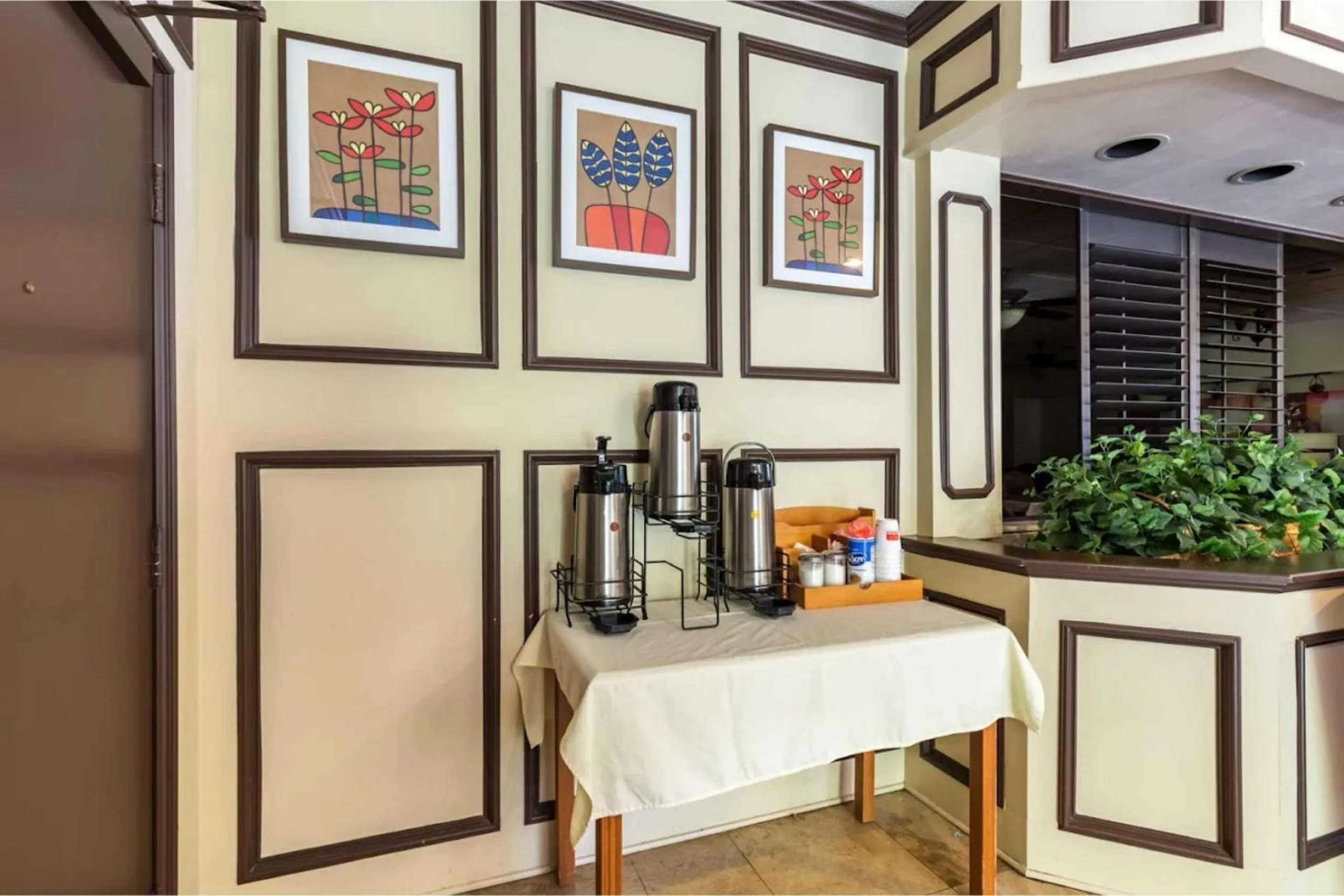 Lobby or reception in Eco Inn Suites by Hotel O Baytown