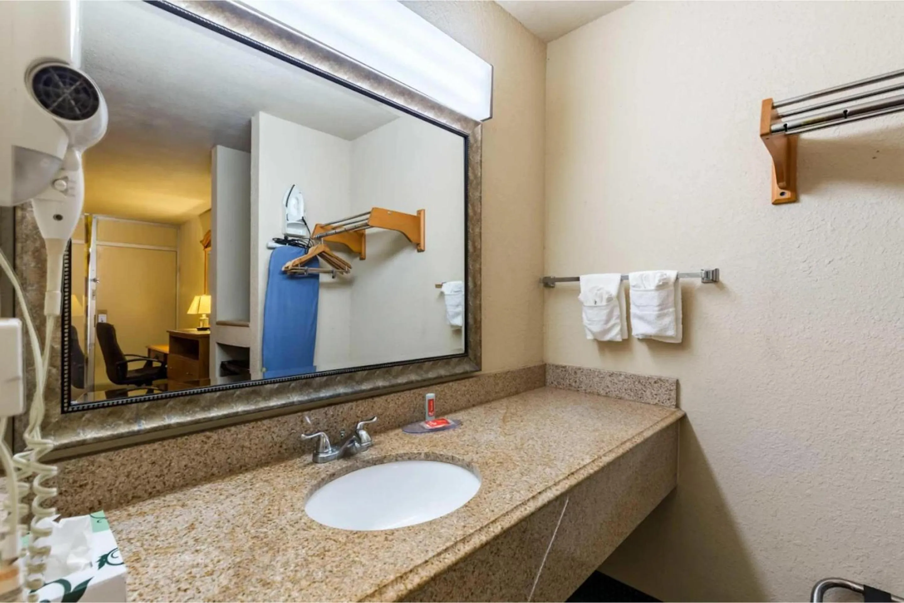 Bathroom in Eco Inn Suites by Hotel O Baytown
