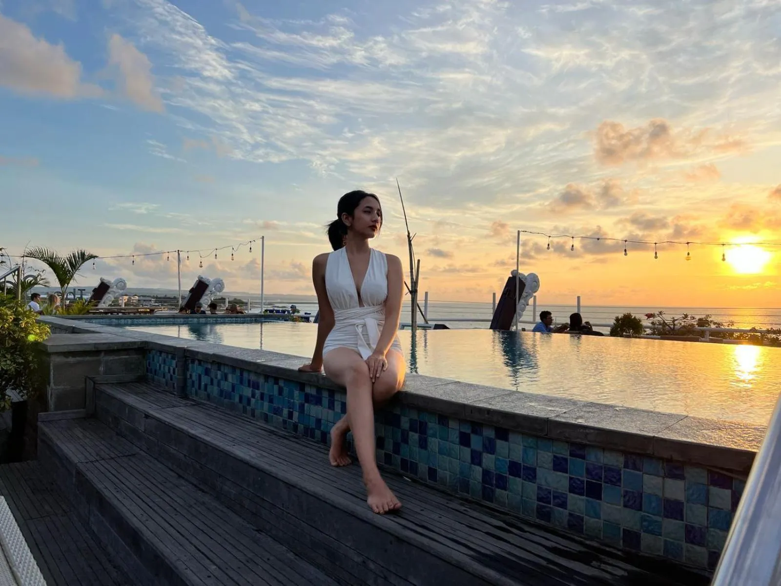 Swimming pool in Kutabex Beachfront Hotel