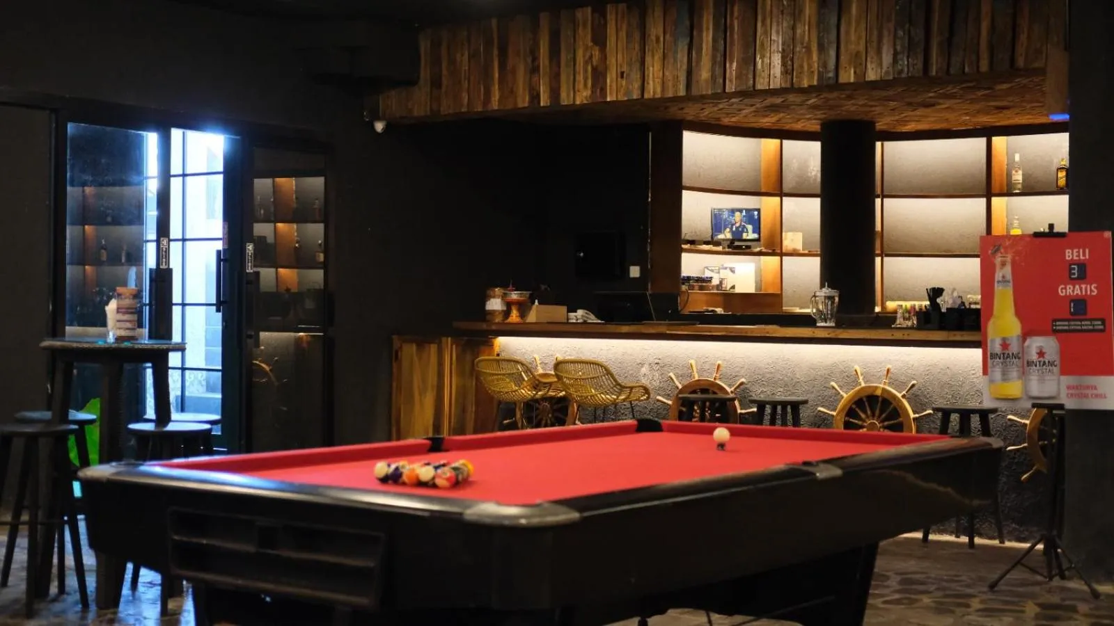 Billiard in Kutabex Beachfront Hotel