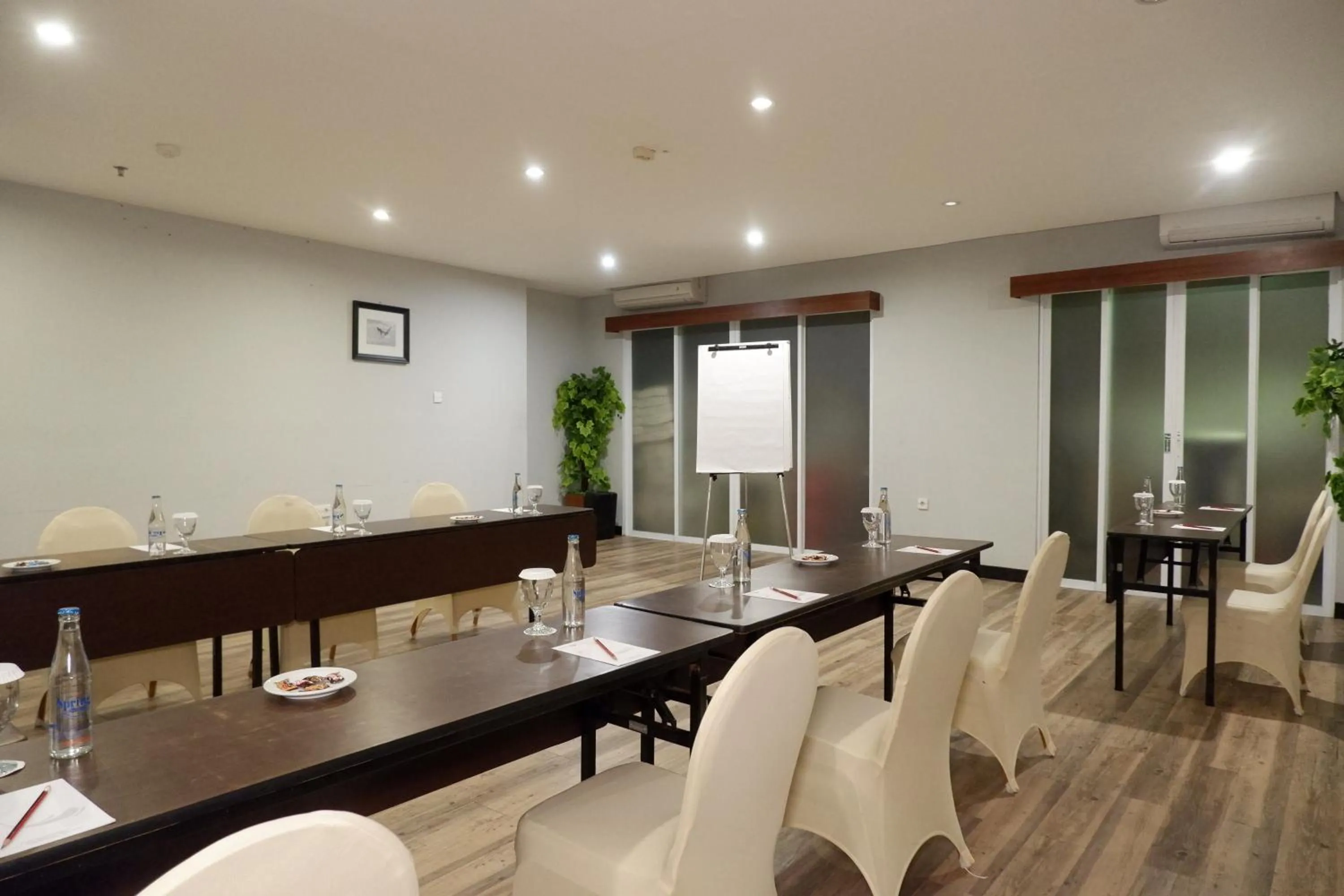 Meeting/conference room in Kutabex Beachfront Hotel