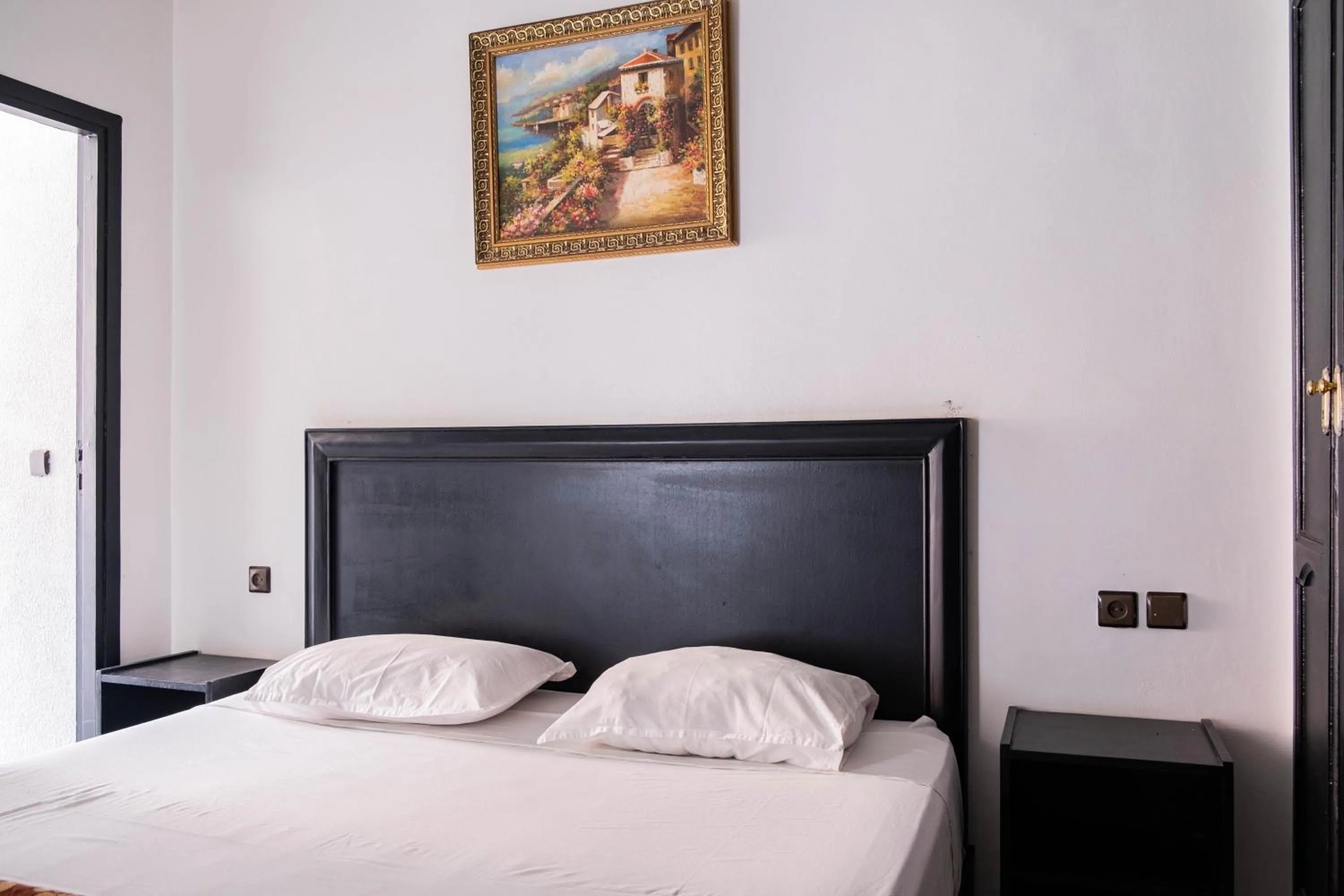 Apart Hotel Larbi