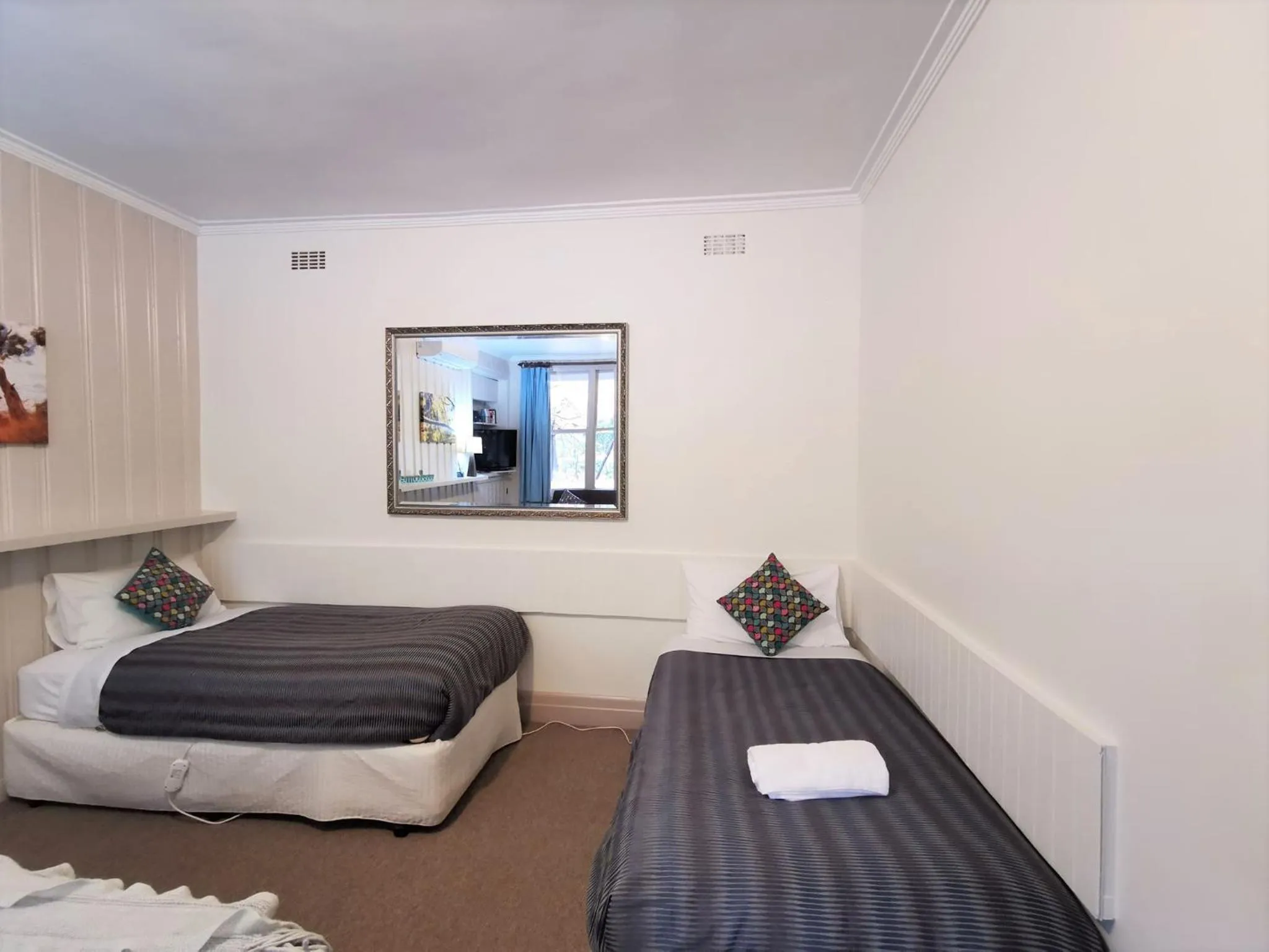 Bed in Elm Lodge Bright