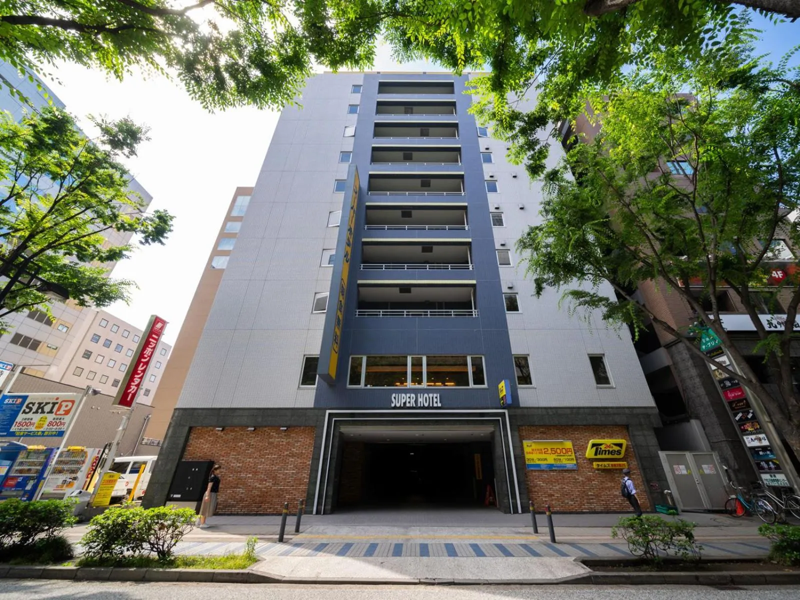 Facade/entrance in Super Hotel Shinyokohama