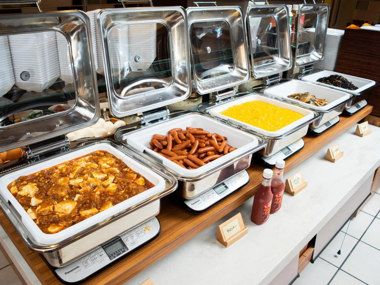 Buffet breakfast in Super Hotel Shinyokohama