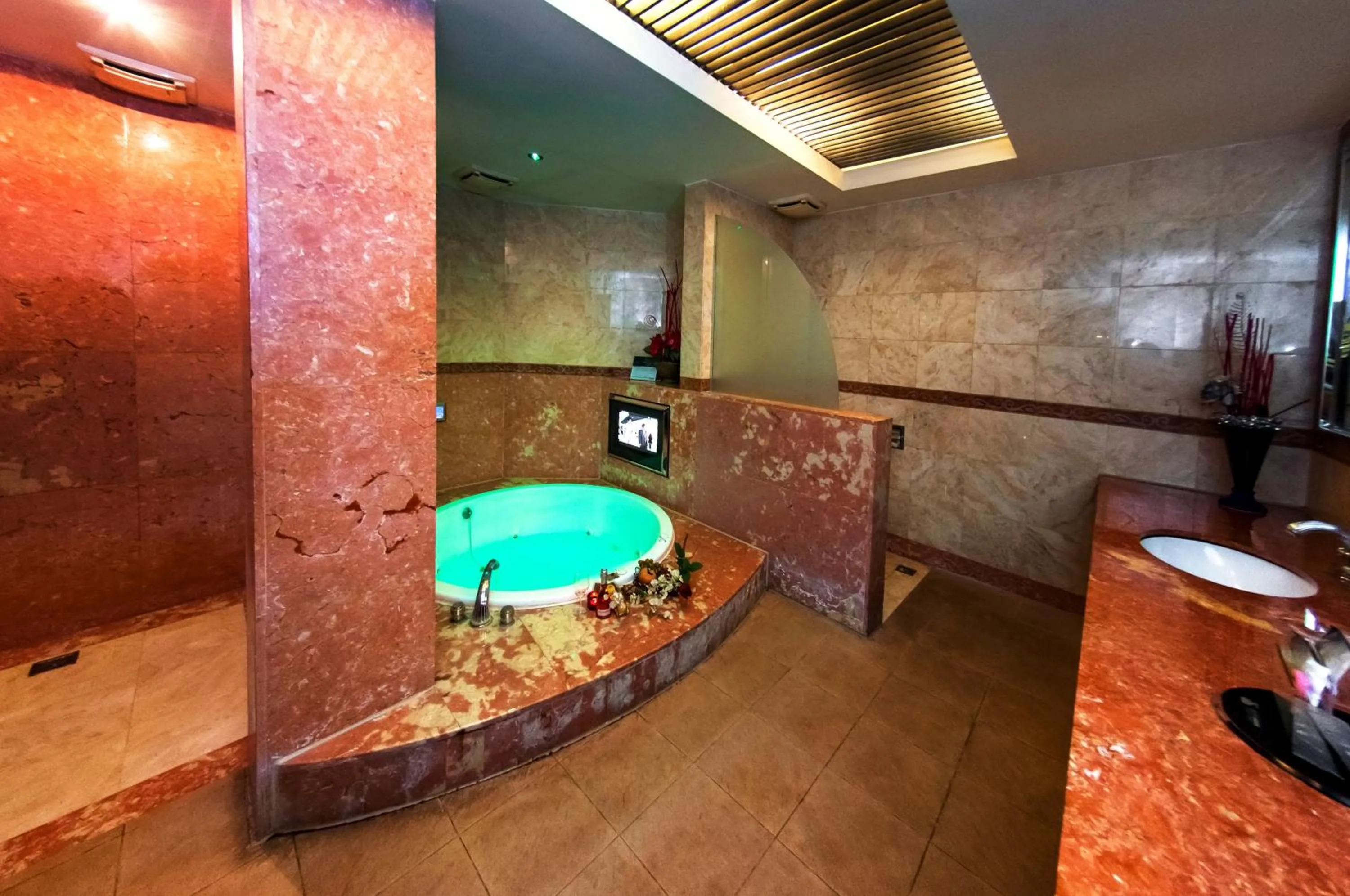 Bathroom in Jinsha Motel