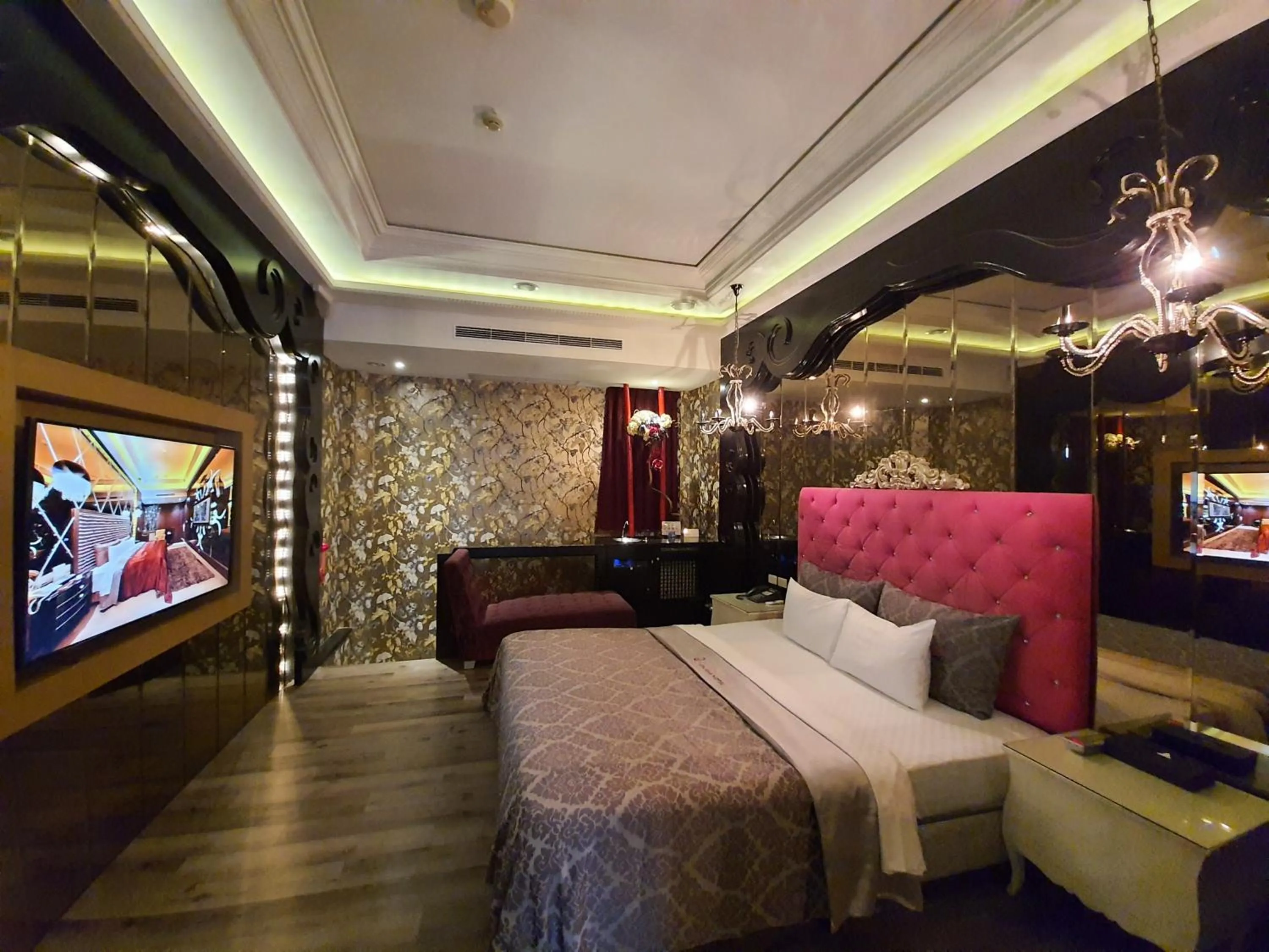 Photo of the whole room, Bed in Jinsha Motel