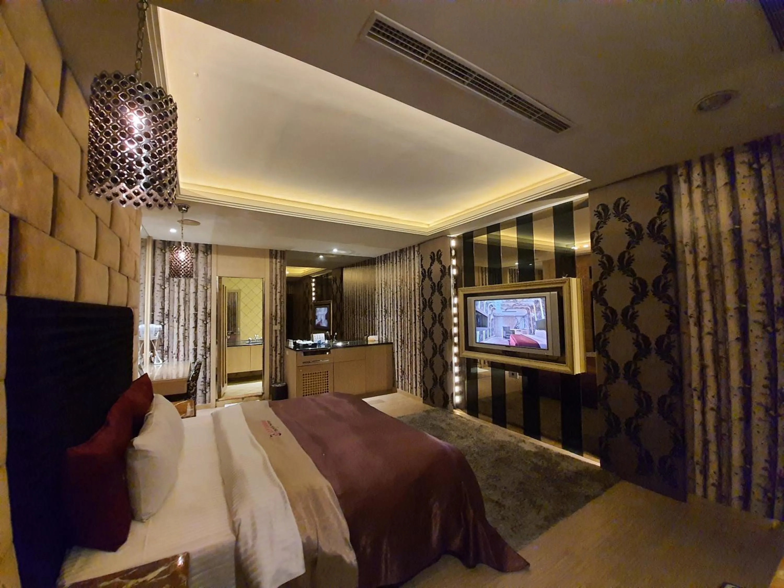 Photo of the whole room, Bed in Jinsha Motel