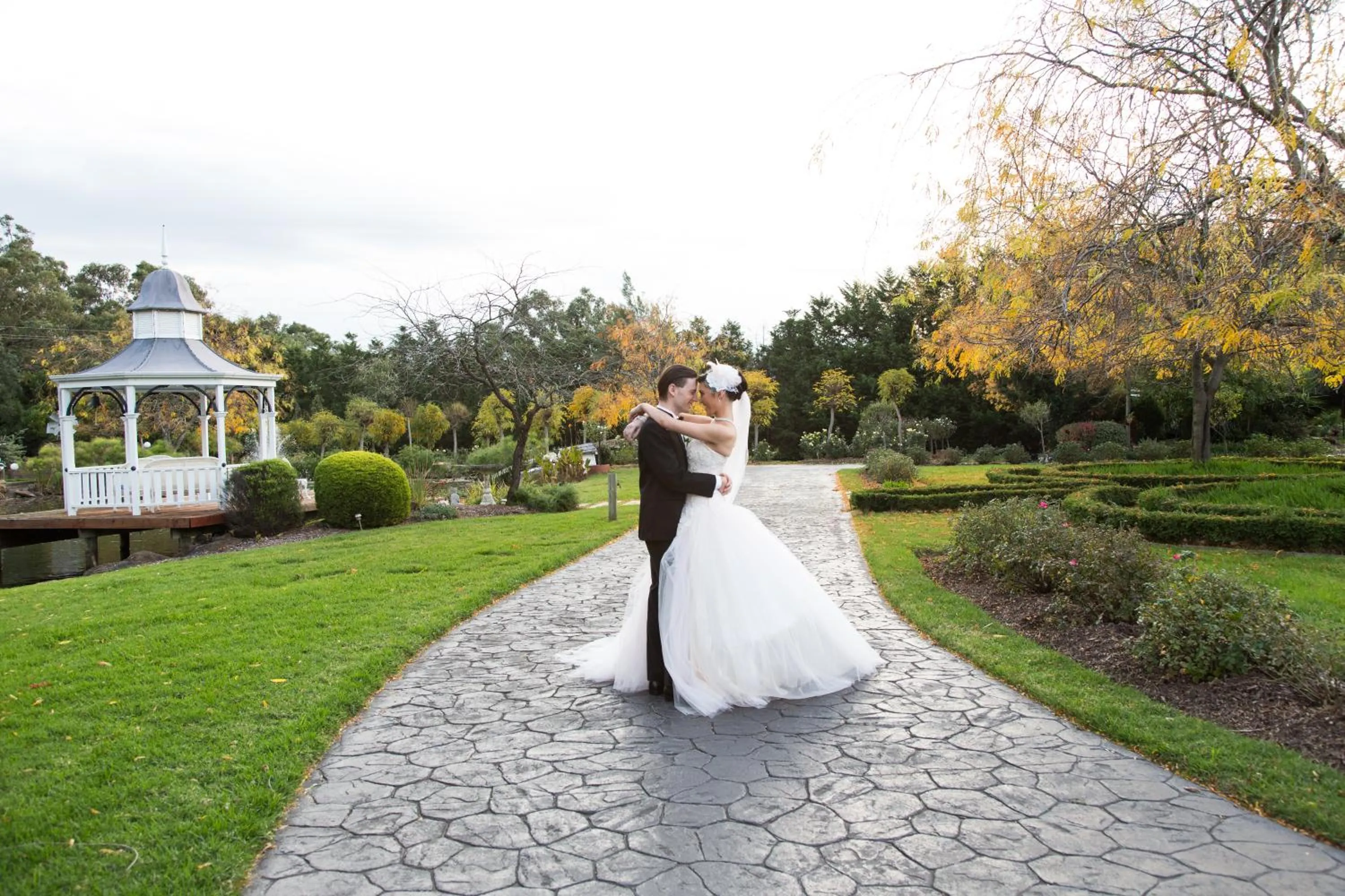 Facade/entrance in Lakeside Cottage Luxury B&B