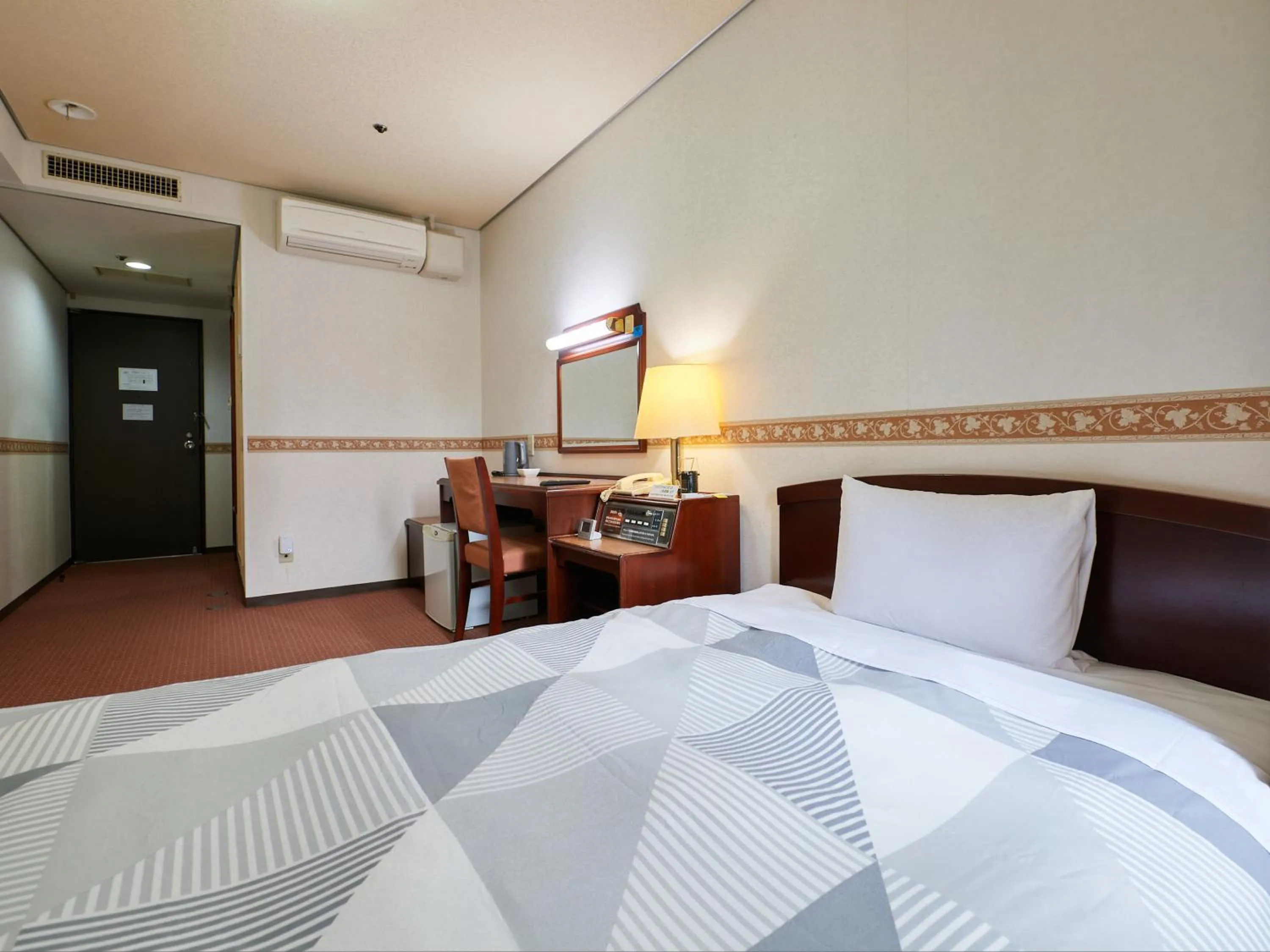 Photo of the whole room, Bed in ecoHotel