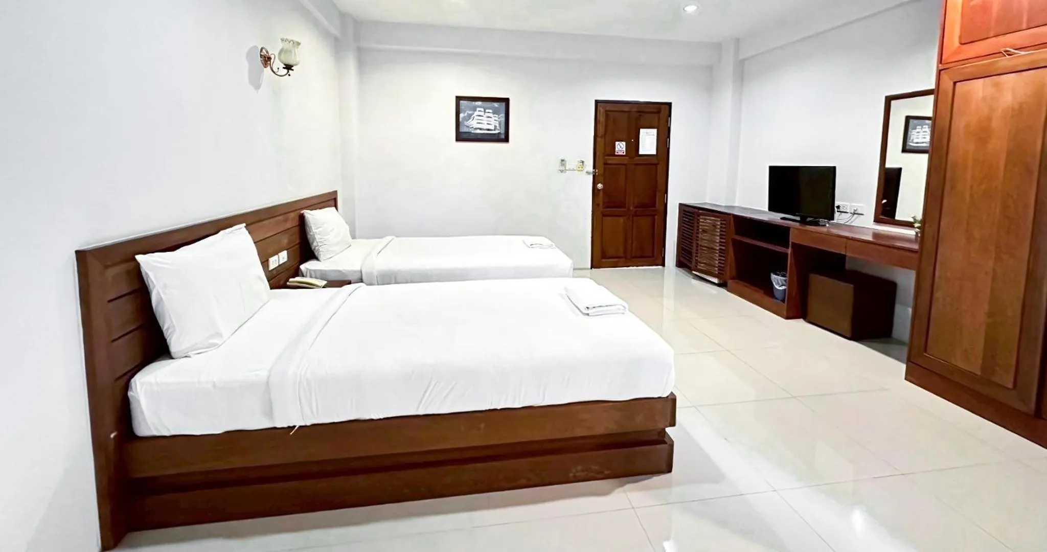 Bed in Perfect Place Hotel