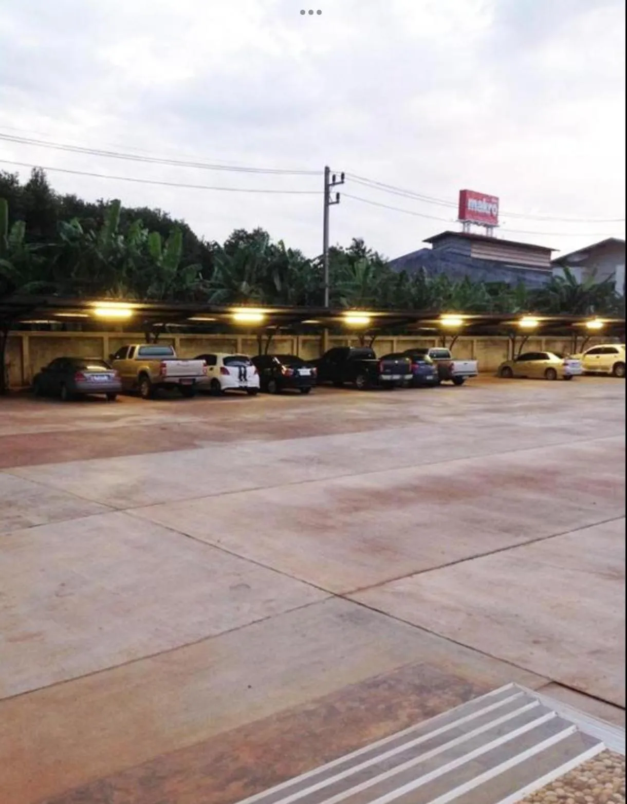 Parking in Perfect Place Hotel