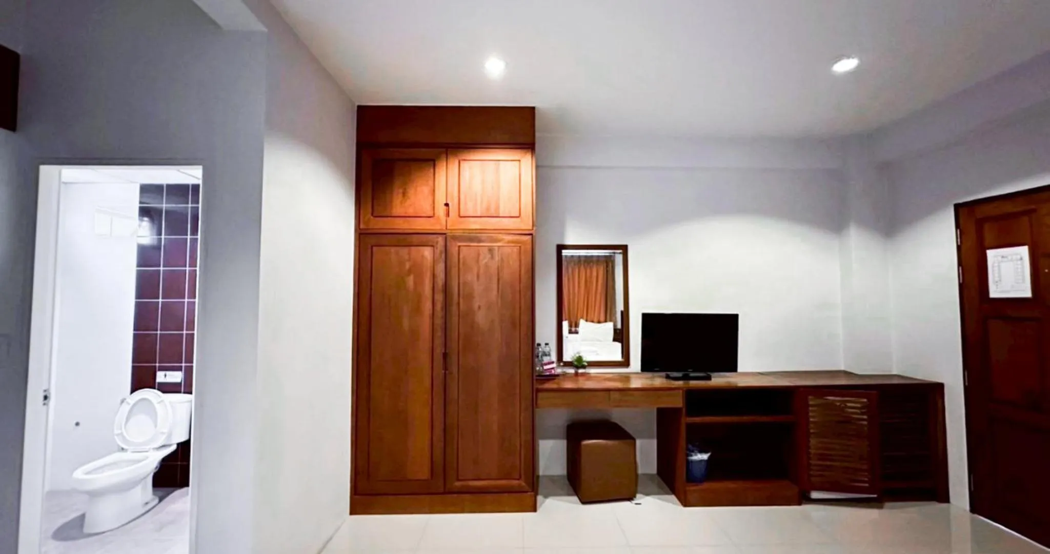 TV and multimedia in Perfect Place Hotel