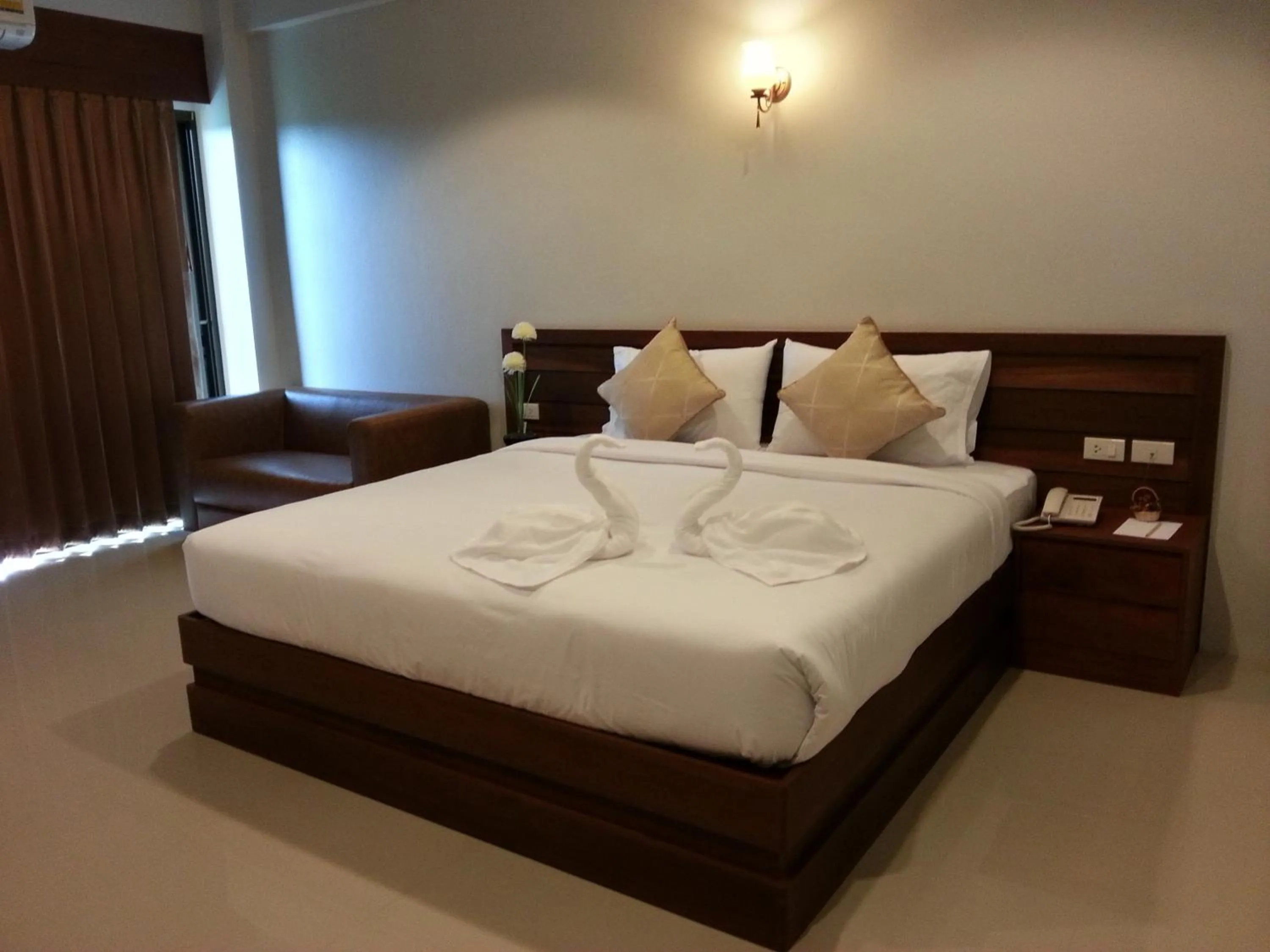 Deluxe Double Room with Balcony in Perfect Place Hotel