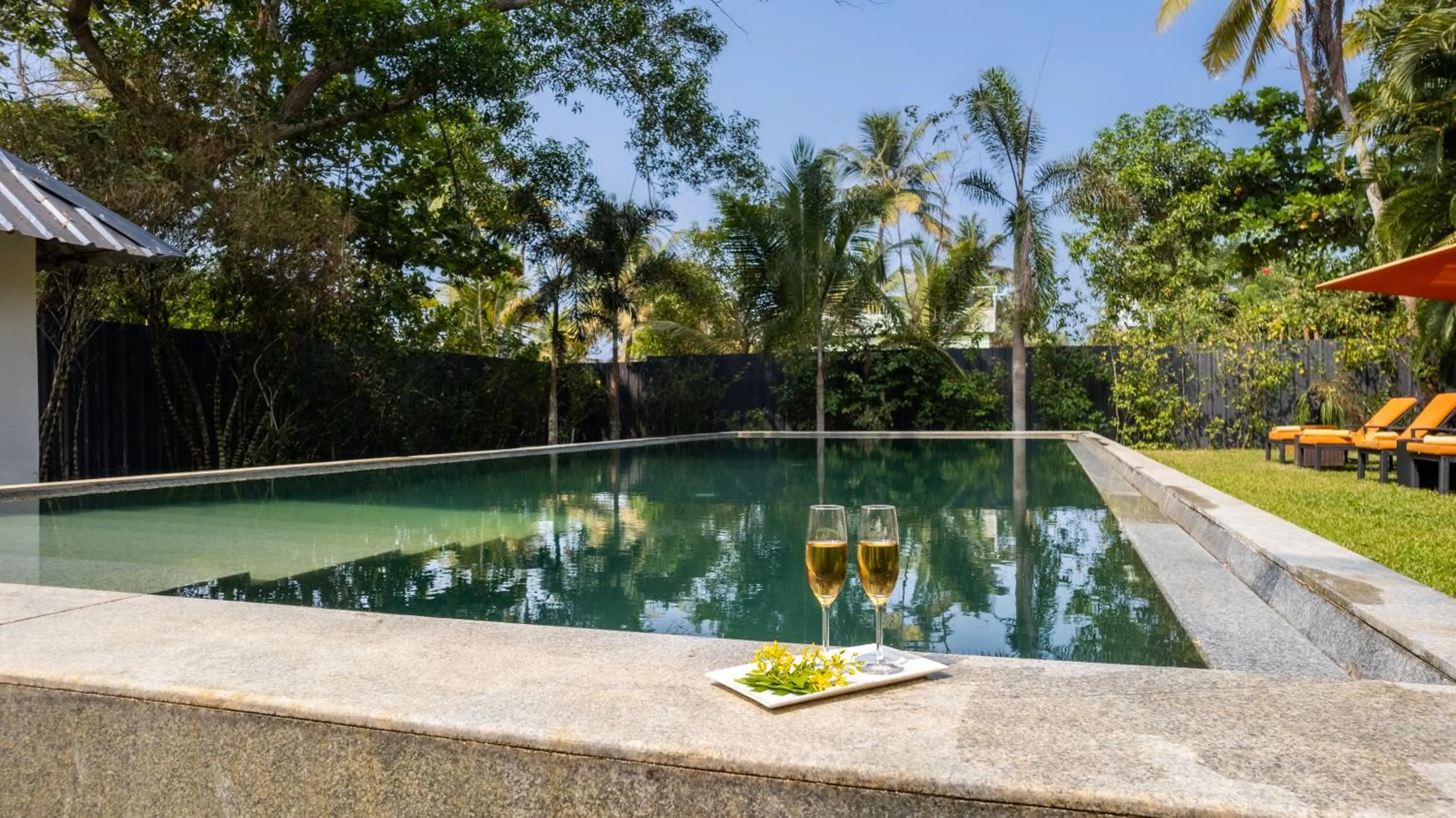 Swimming pool in Amritara A Beach Symphony