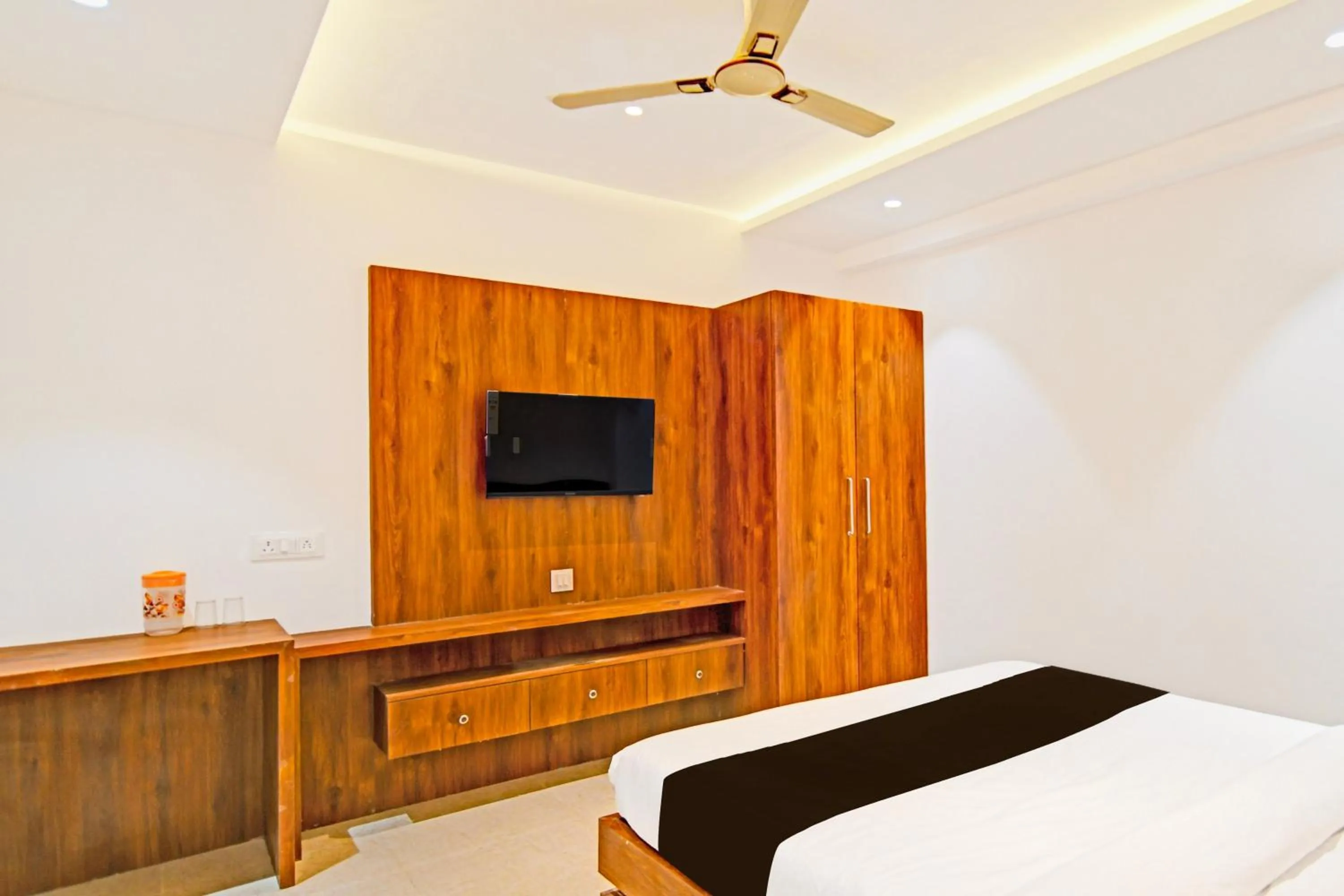 Bedroom, Bed in Hotel O Delight Stay