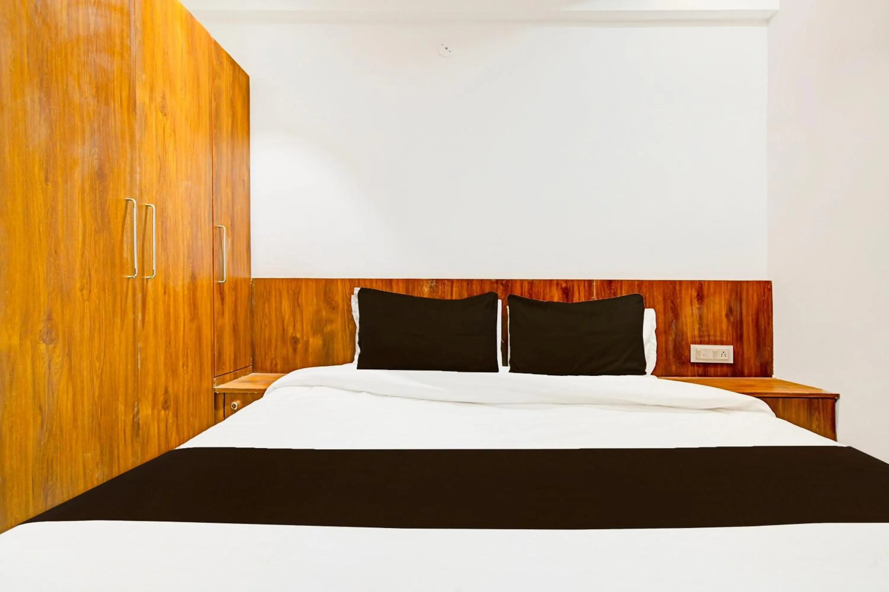 Bedroom, Bed in Hotel O Delight Stay