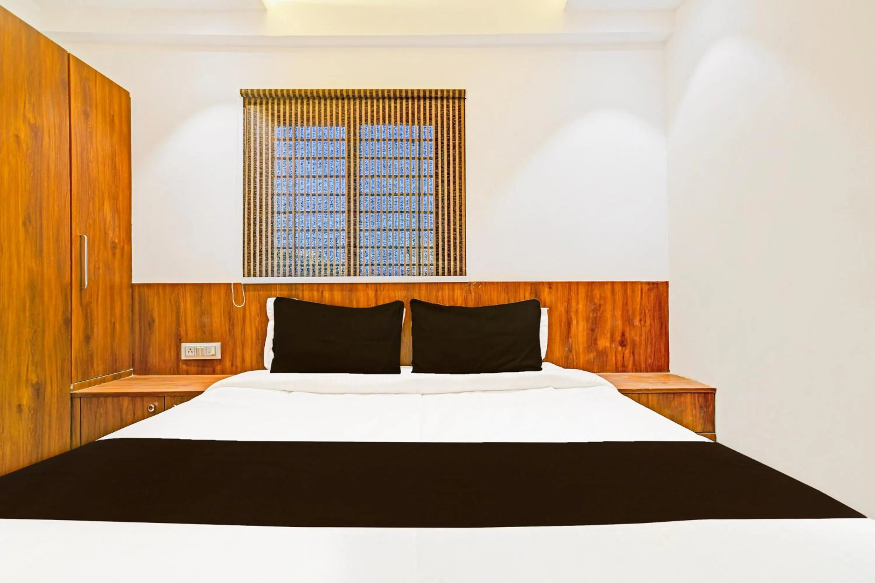 Bedroom, Bed in Hotel O Delight Stay