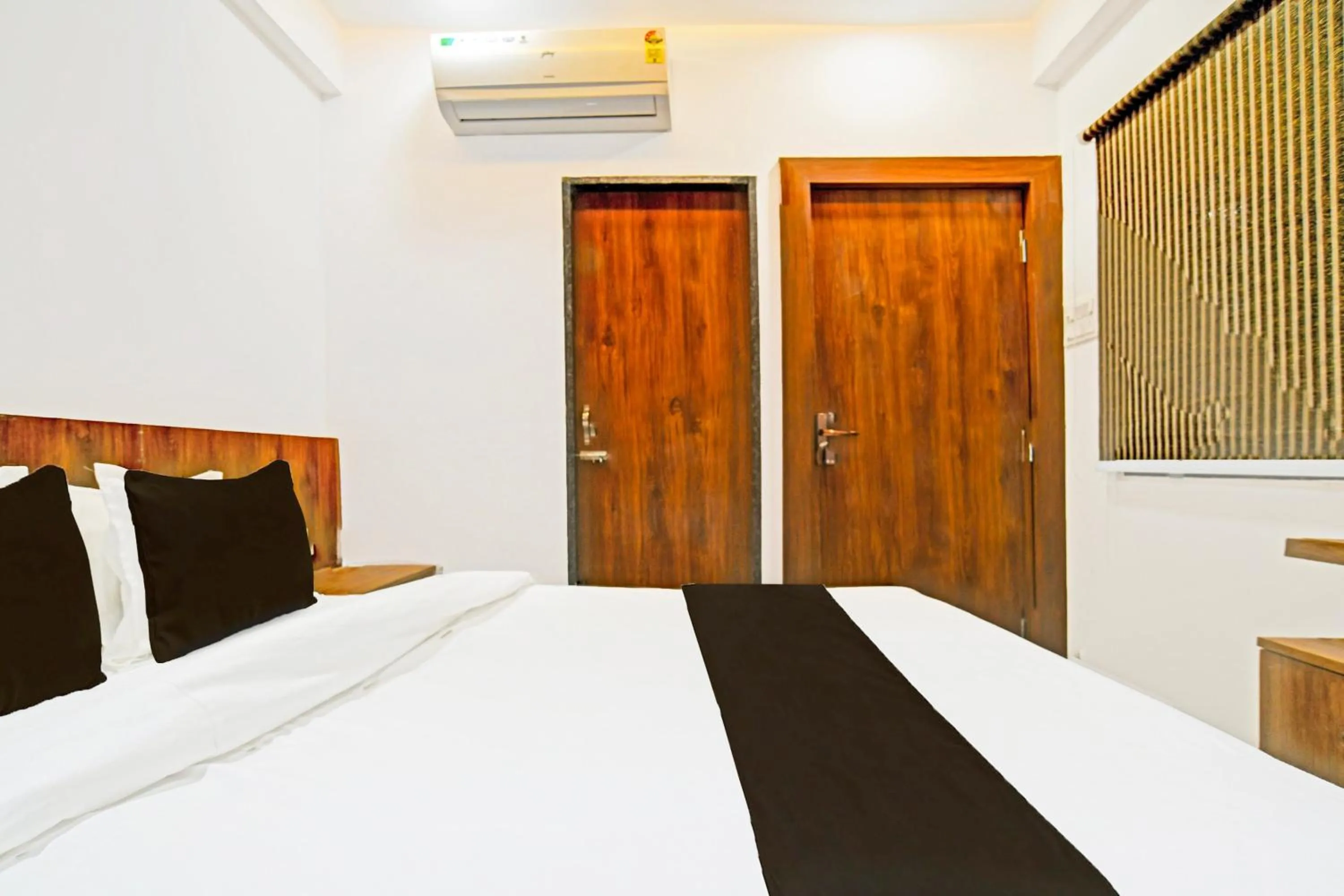 Bedroom, Bed in Hotel O Delight Stay