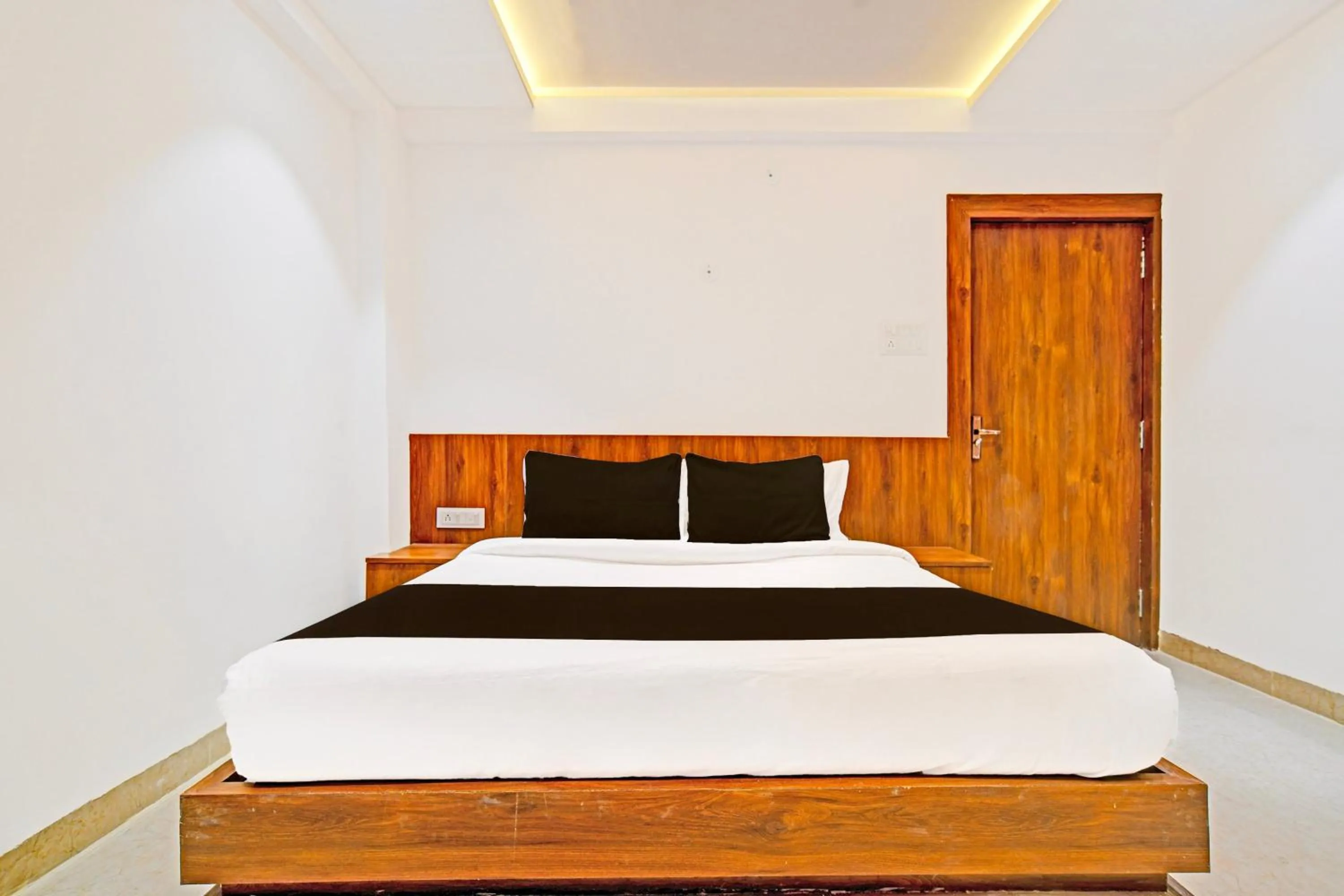 Lobby or reception, Bed in Hotel O Delight Stay