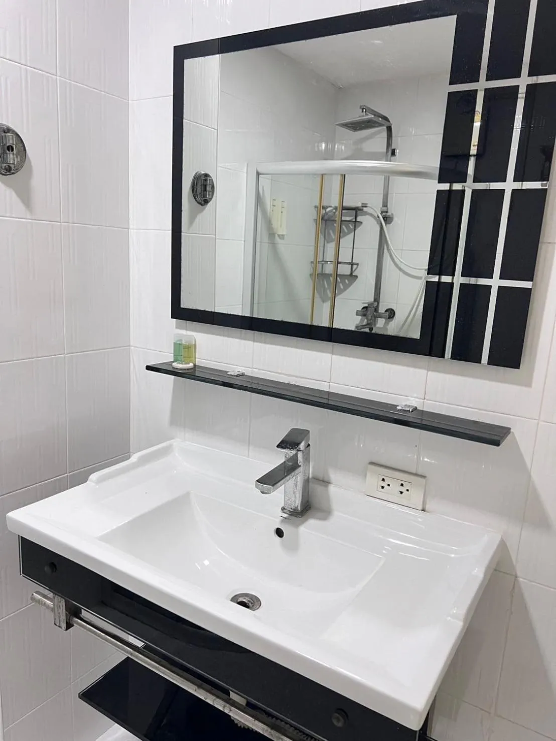 Bathroom in The Freelancer Hotel