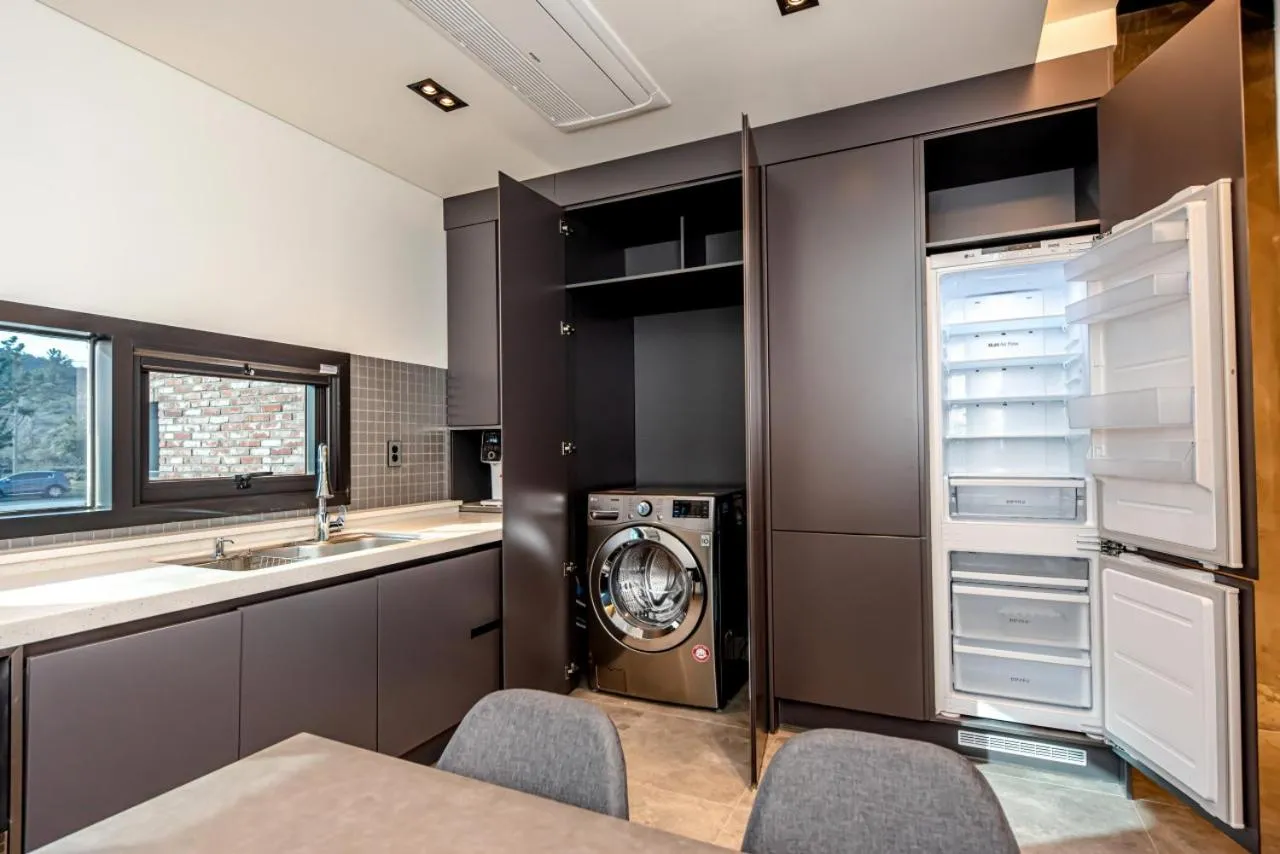 Ocean Brick Poolvilla