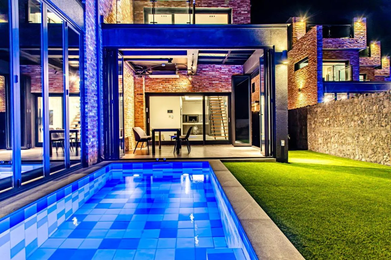Ocean Brick Poolvilla