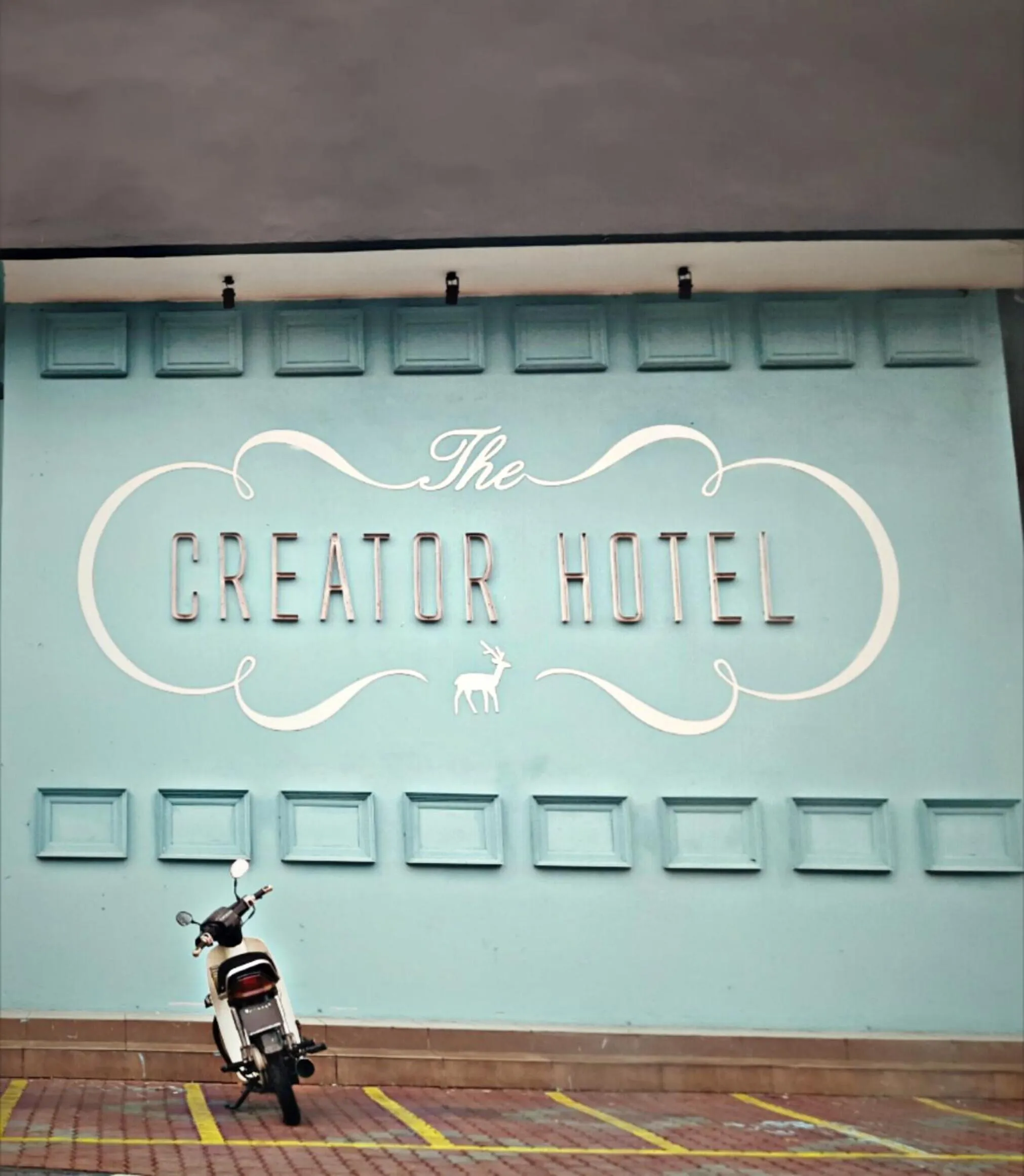 Facade/entrance in Creator Hotel