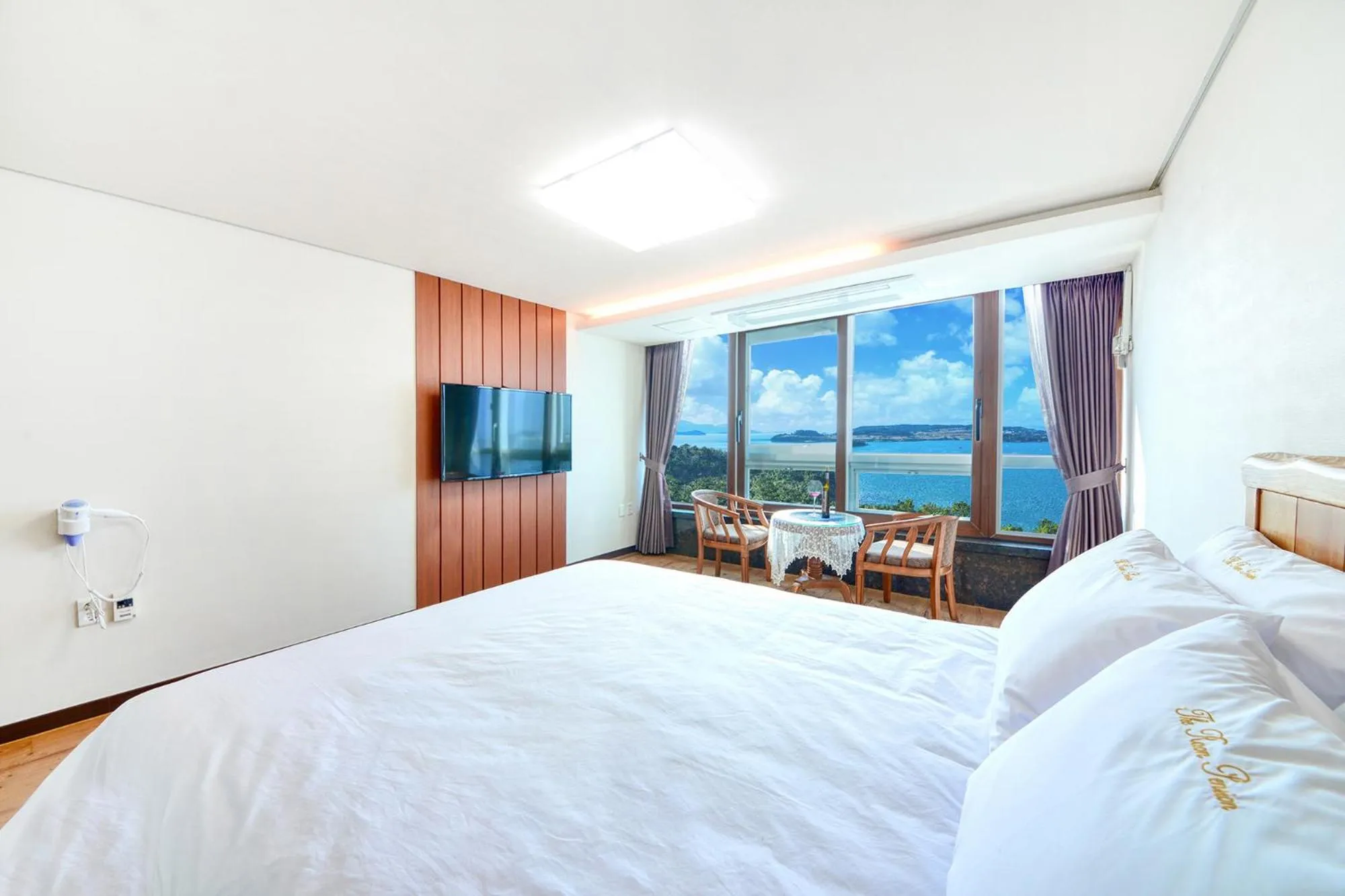 Bed in The Raon Pension