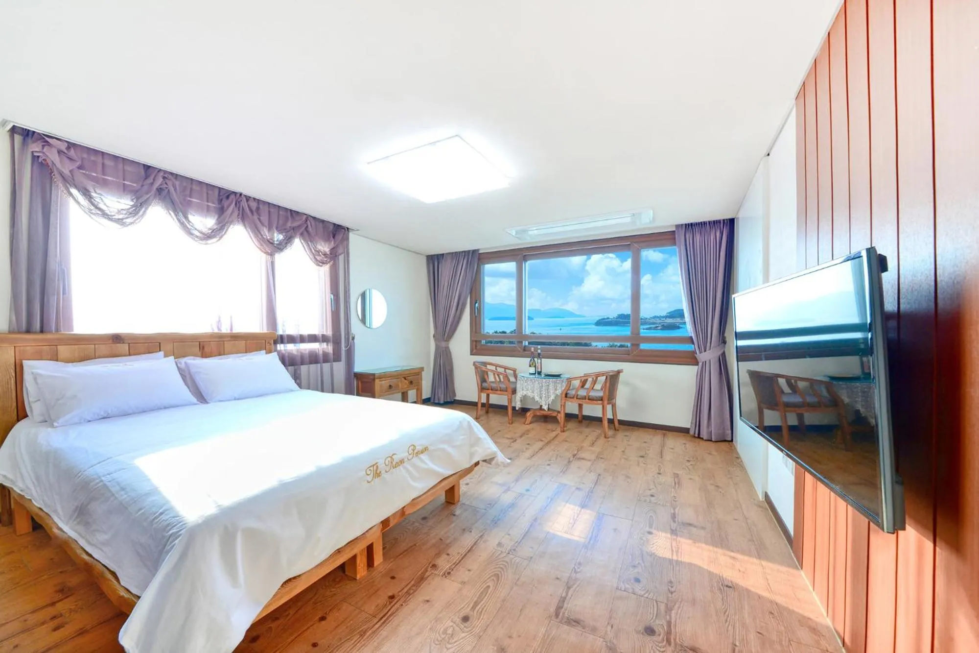 Bed in The Raon Pension