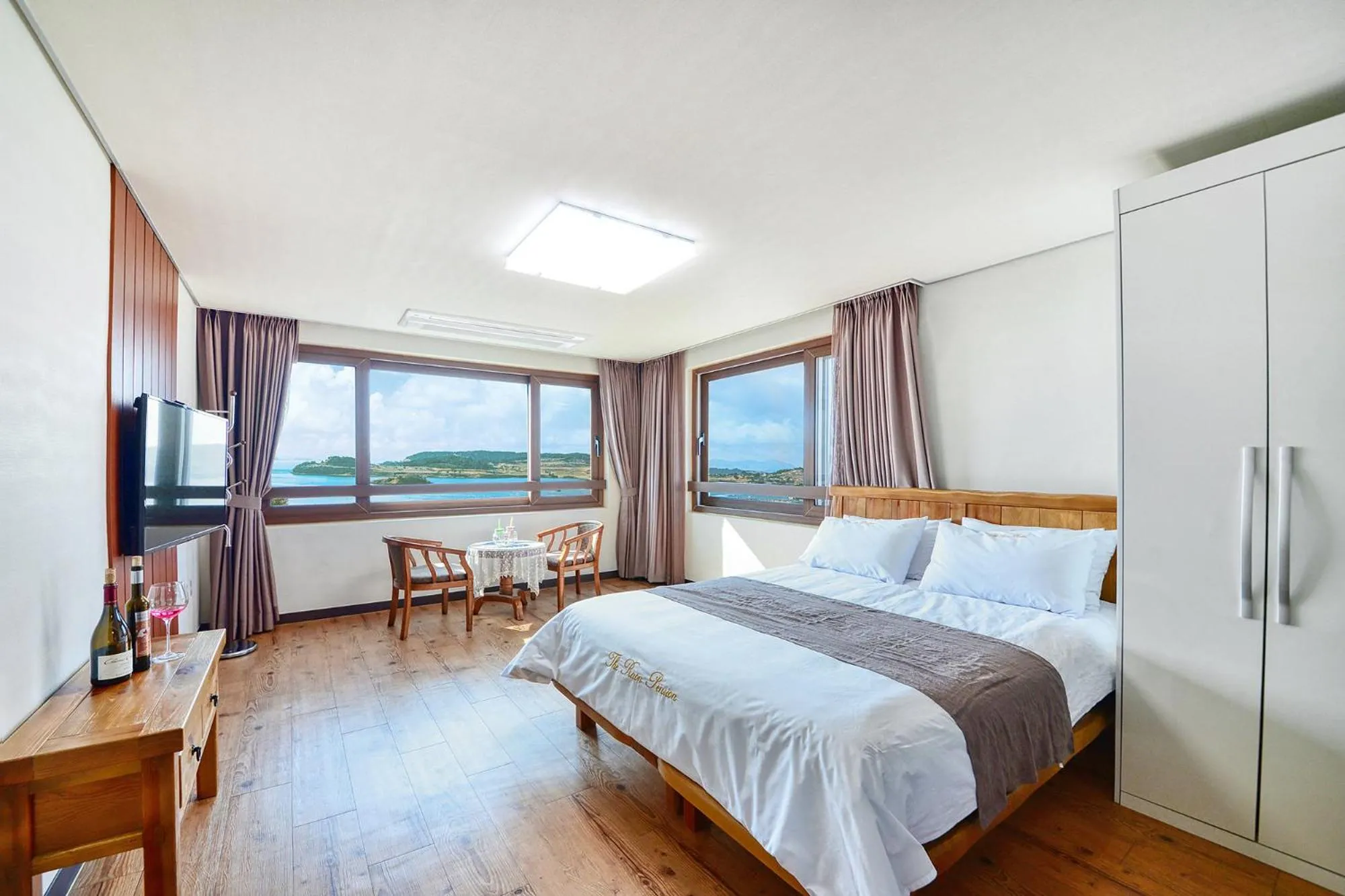 Bed in The Raon Pension