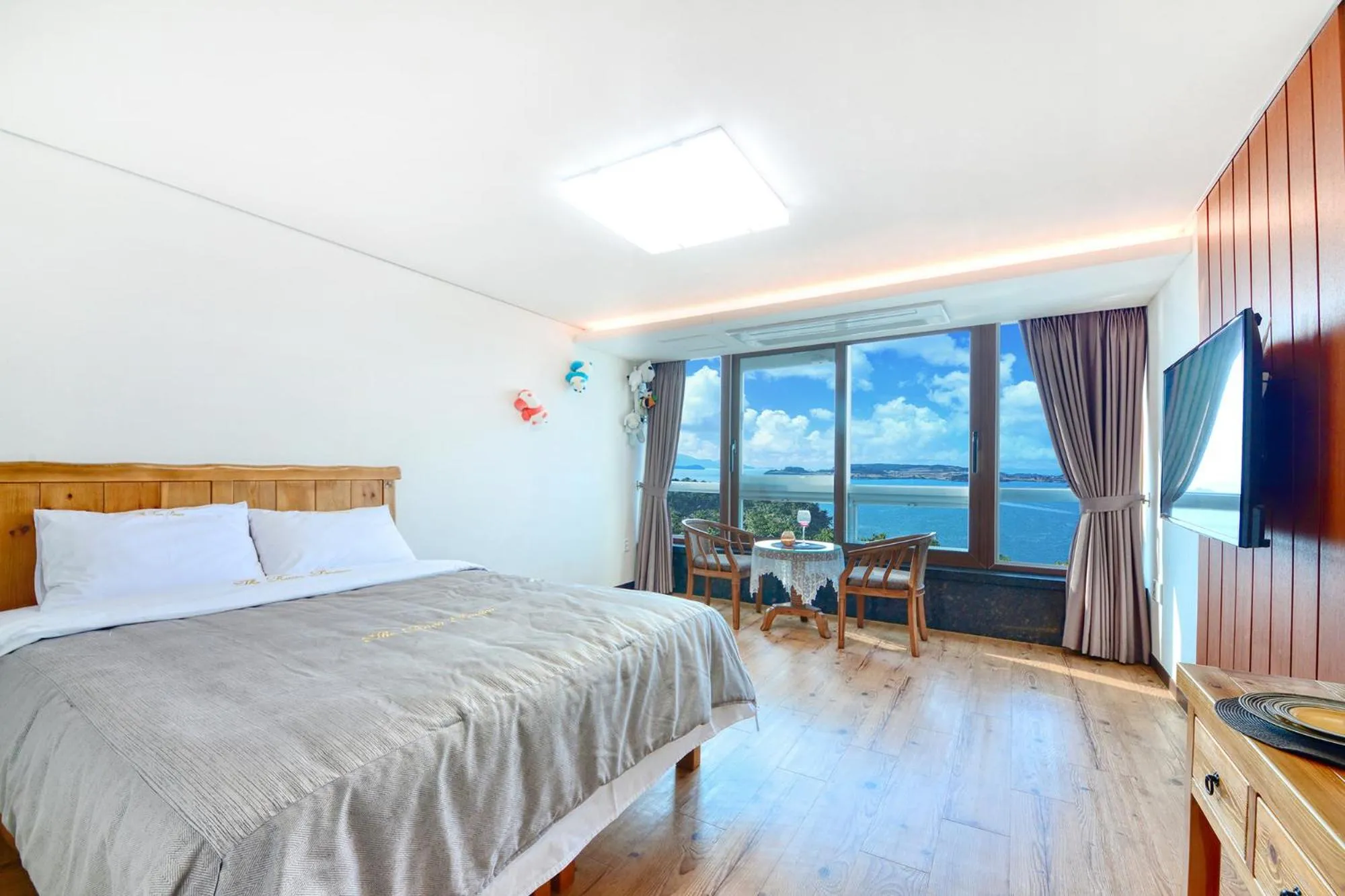 Bed in The Raon Pension