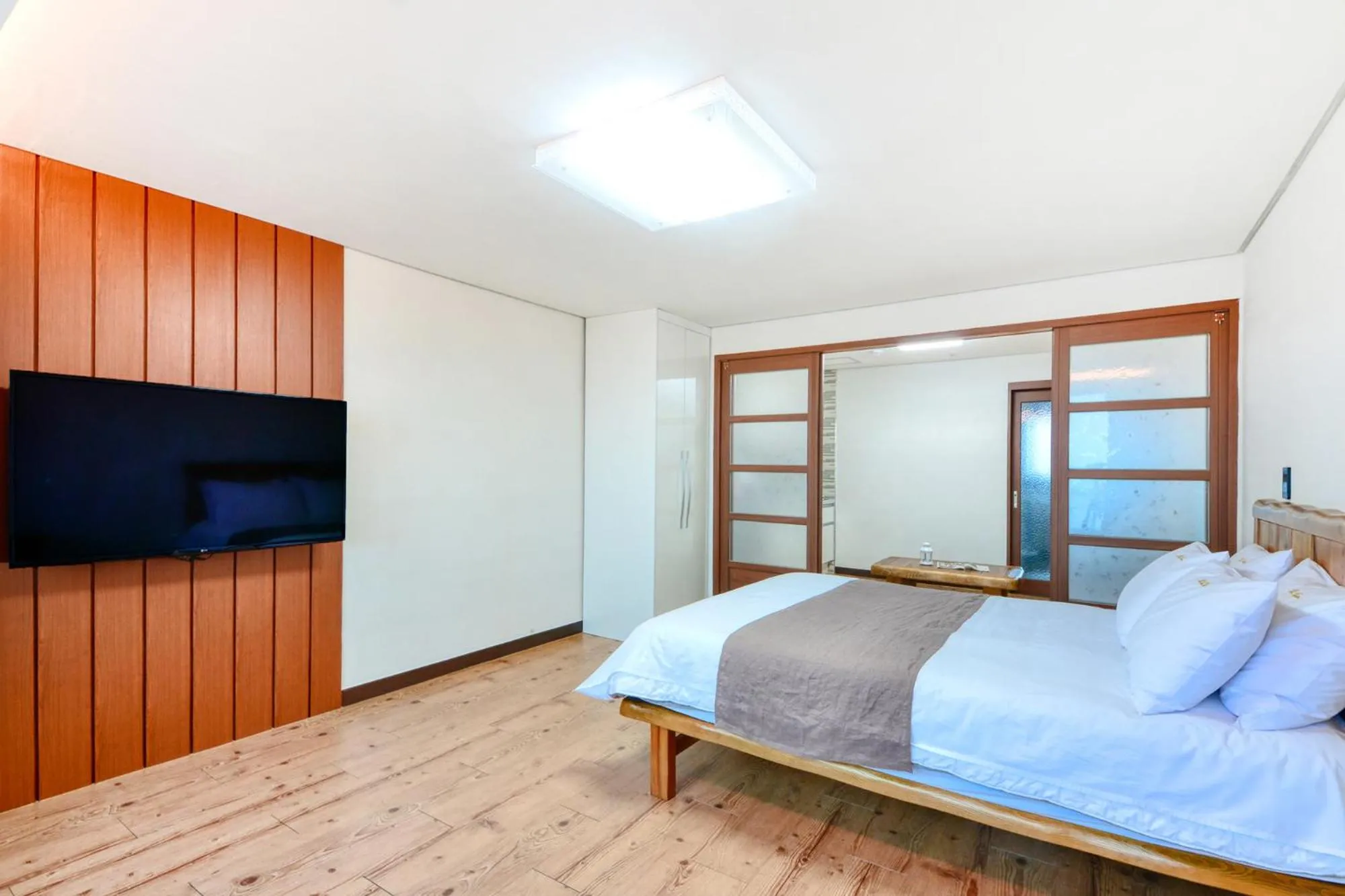 Bed in The Raon Pension