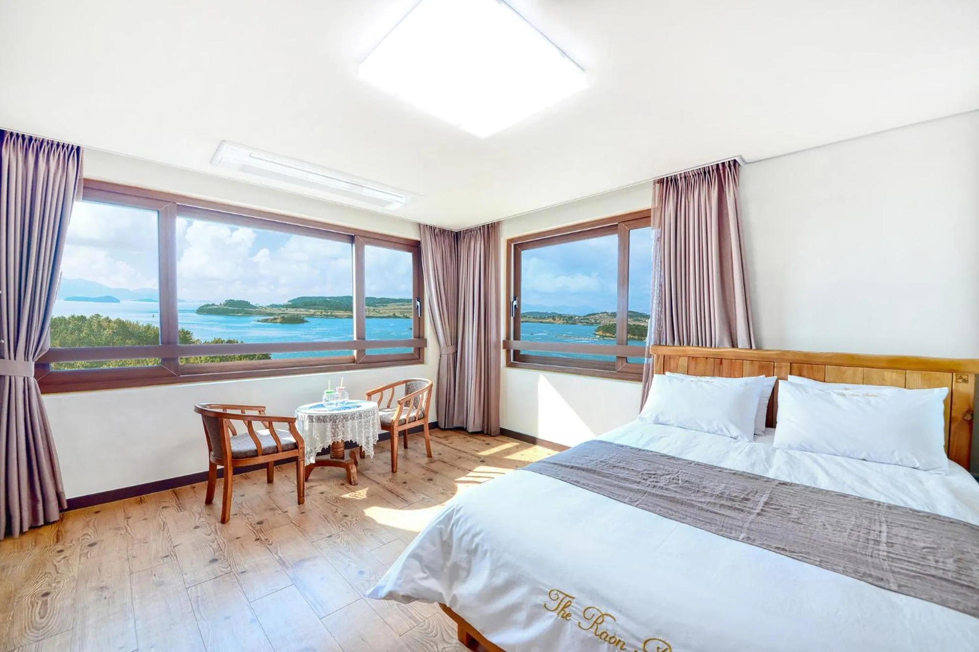 Bed in The Raon Pension