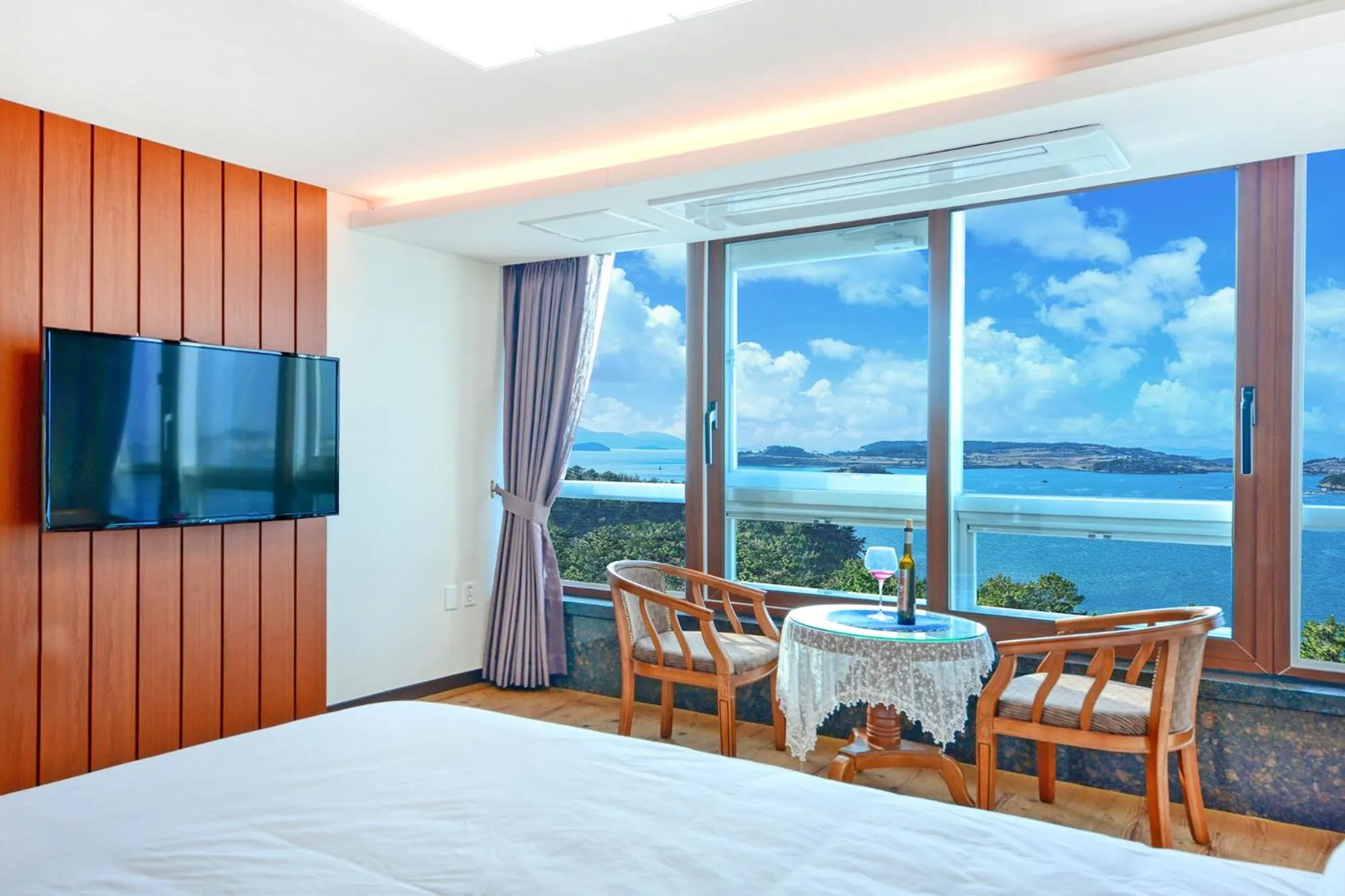 Bed in The Raon Pension