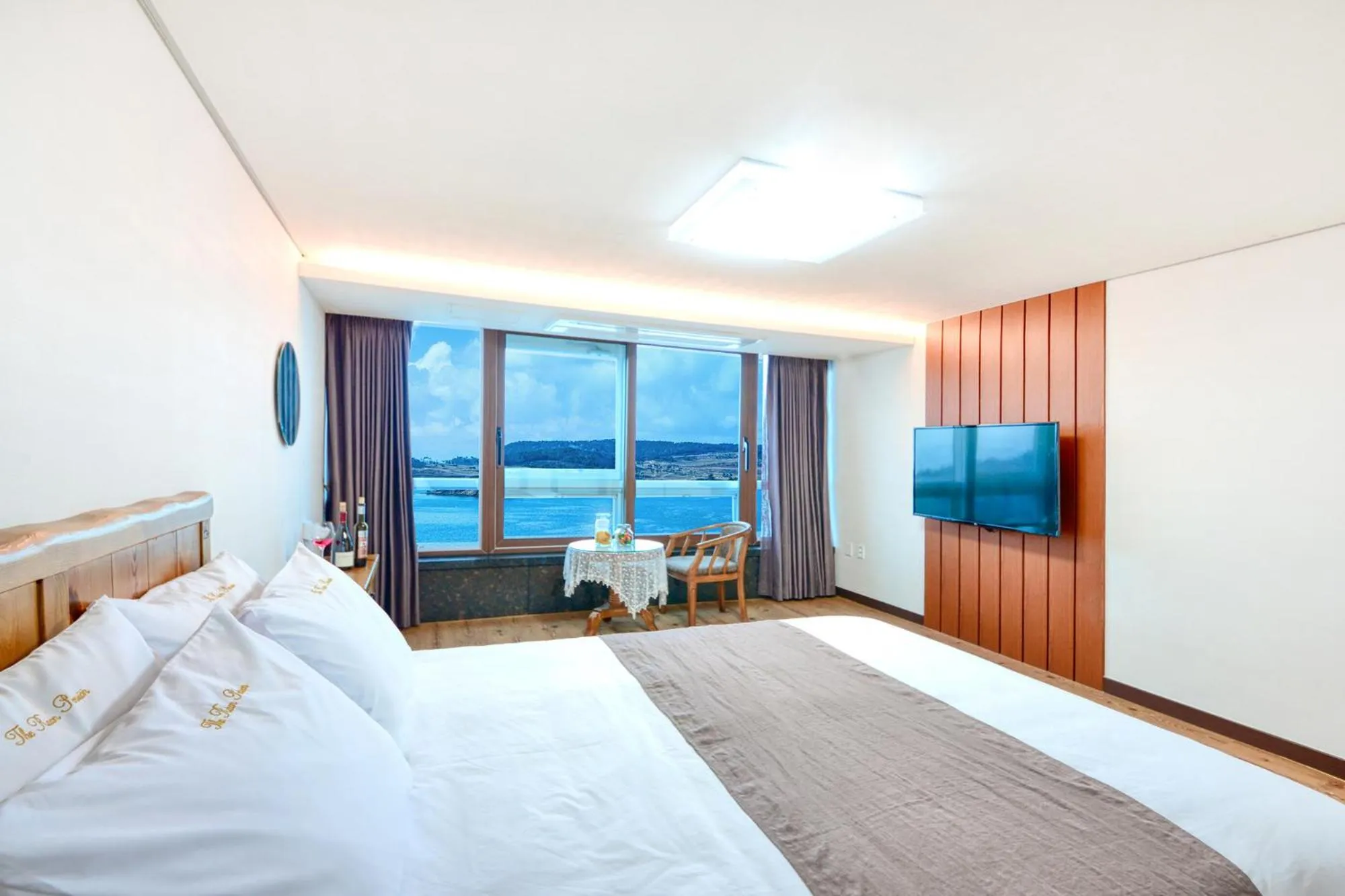 Bed in The Raon Pension