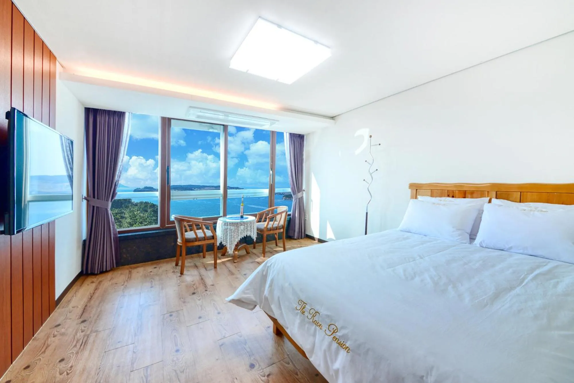 Bed in The Raon Pension