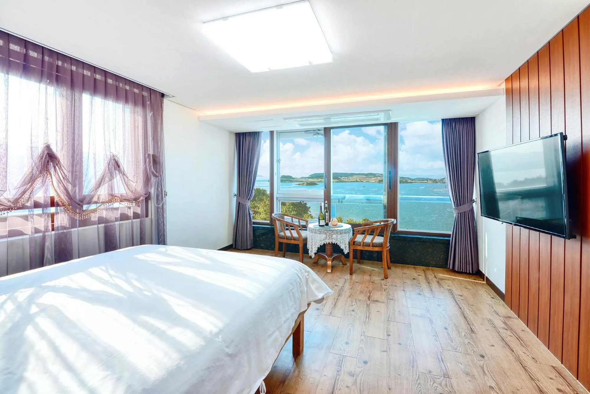 Bed in The Raon Pension