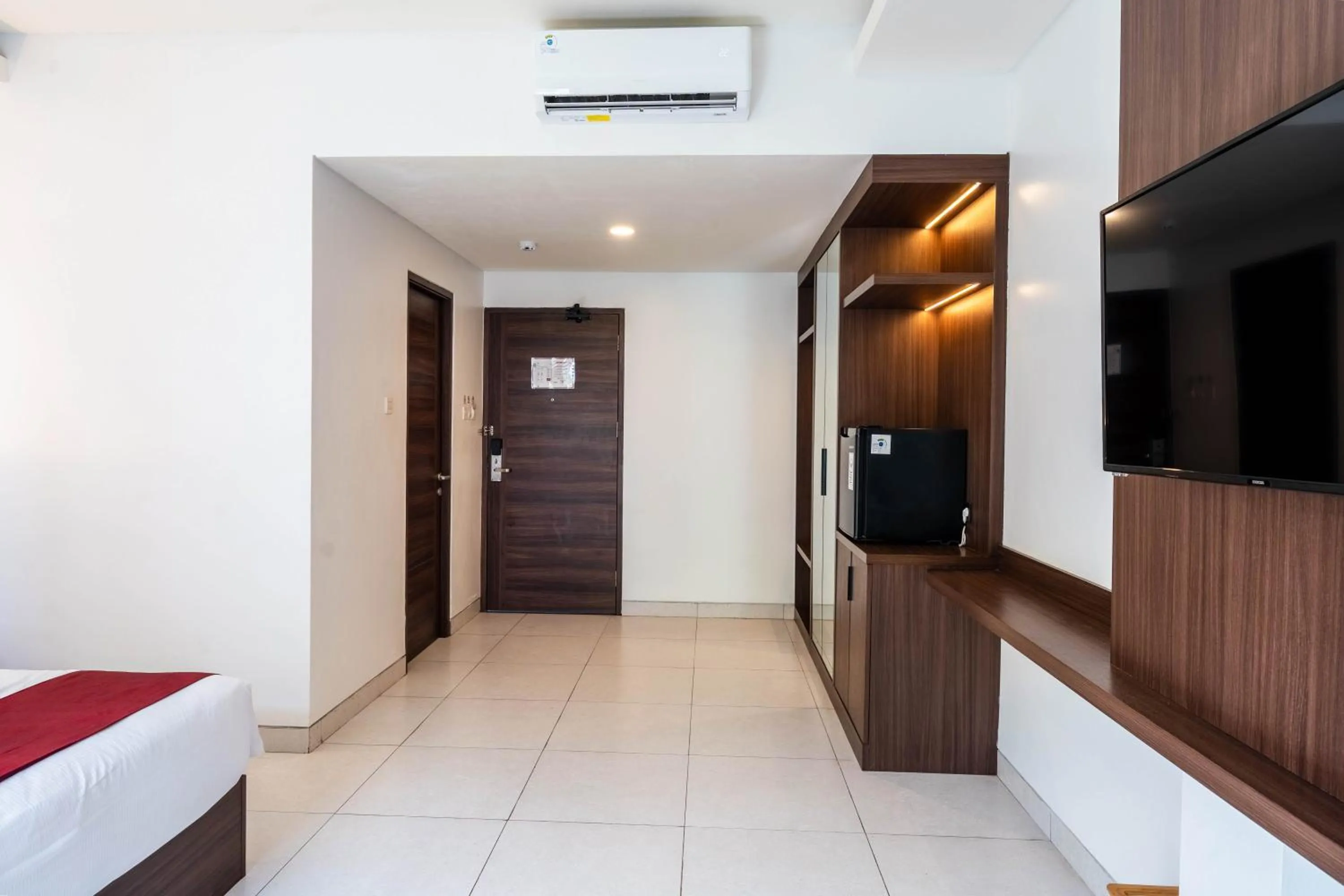 wardrobe, Bed in ValStar Hotel Canggu