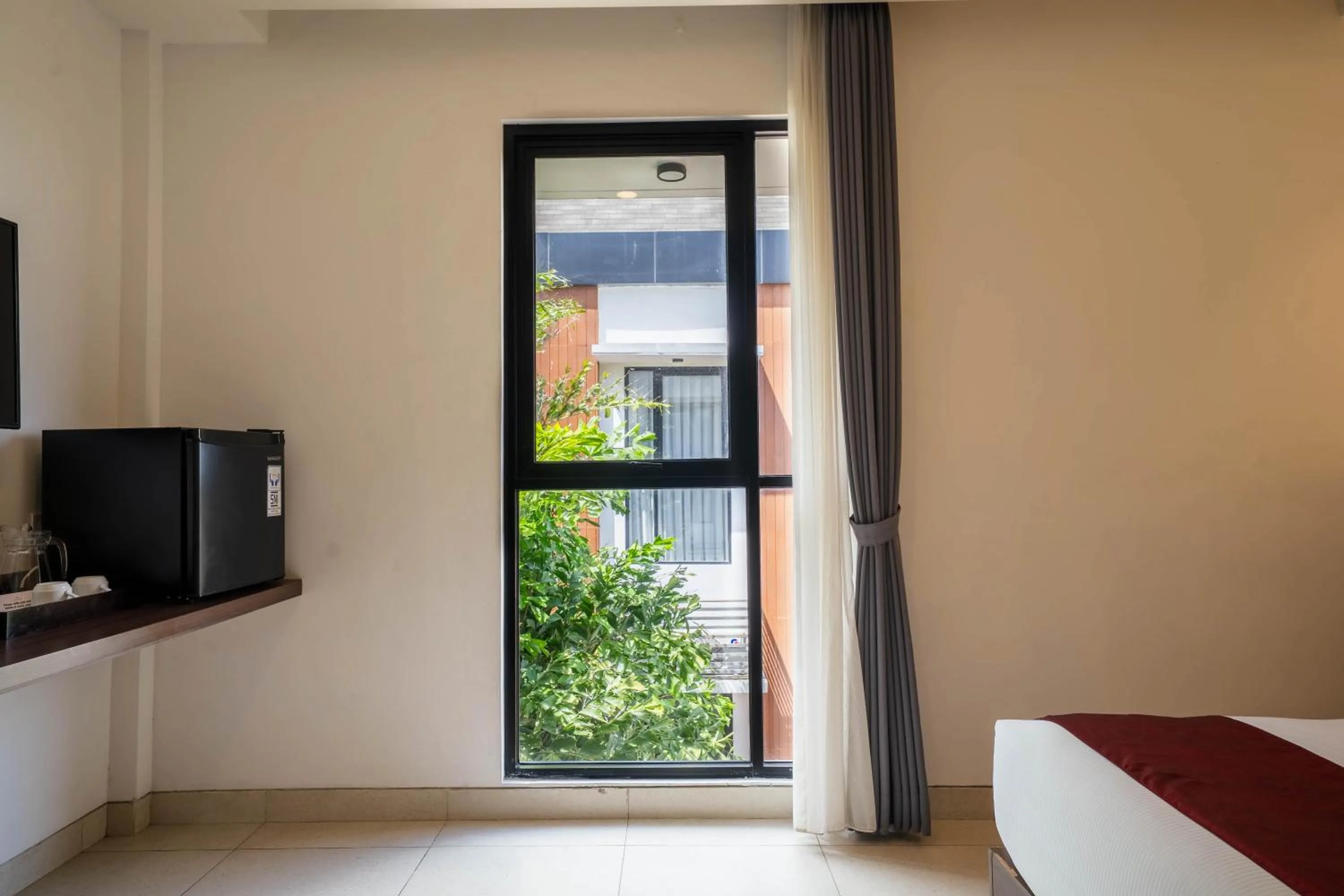 Property building, Bed in ValStar Hotel Canggu