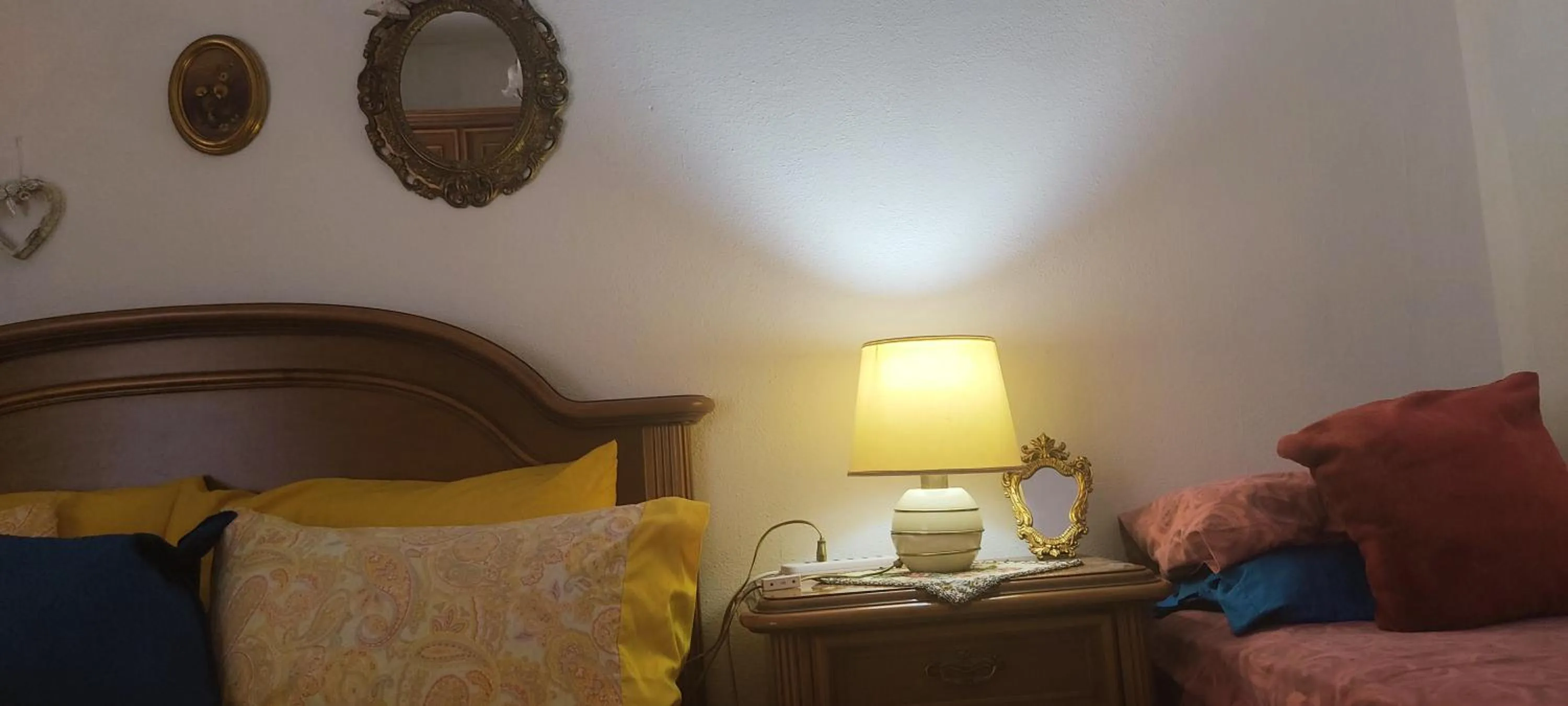 Photo of the whole room, Bed in B&B Homme Blanche