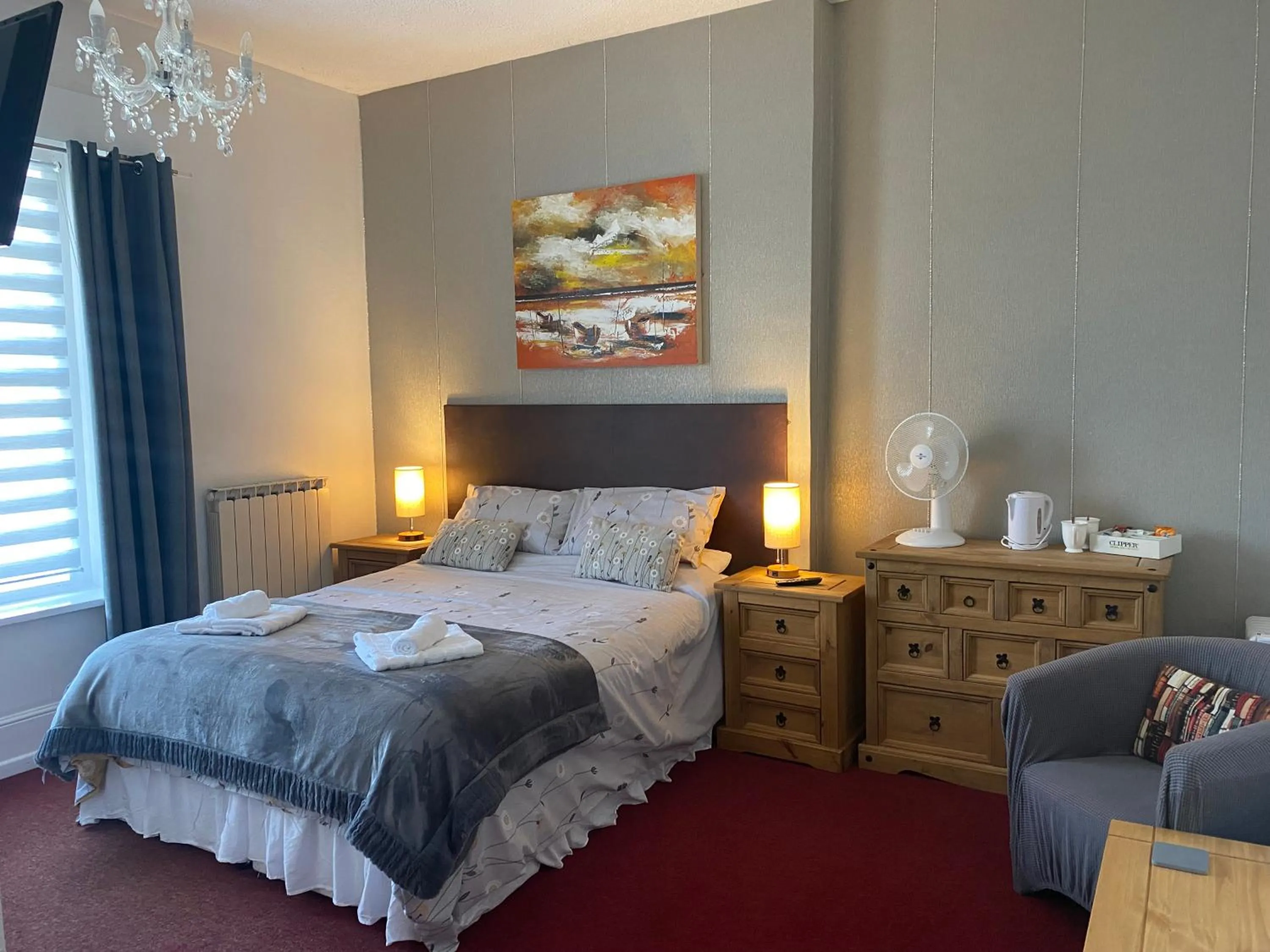 Photo of the whole room, Bed in The Wighthill