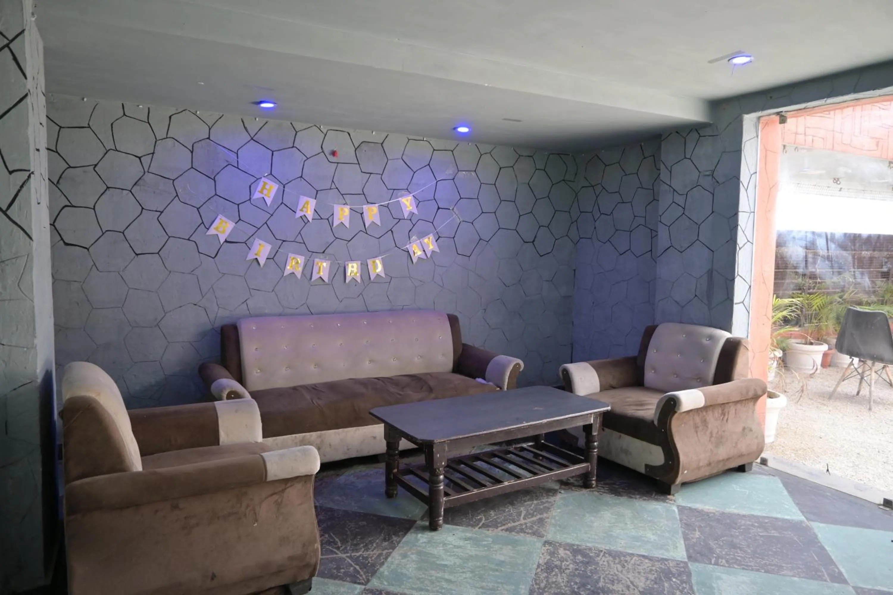 Restaurant/places to eat in Hotel Keptown Lite